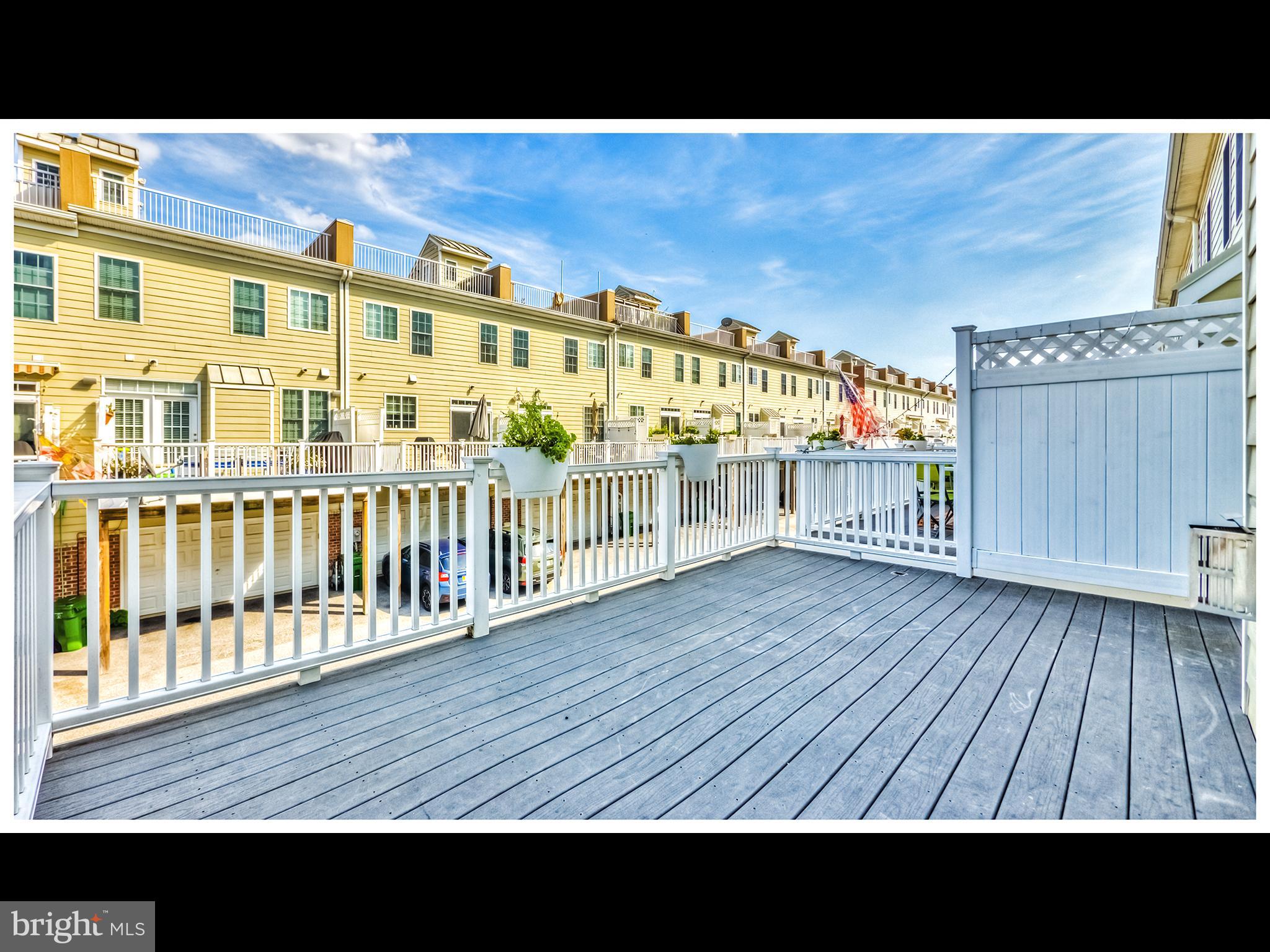 LOCUST POINT - Residential