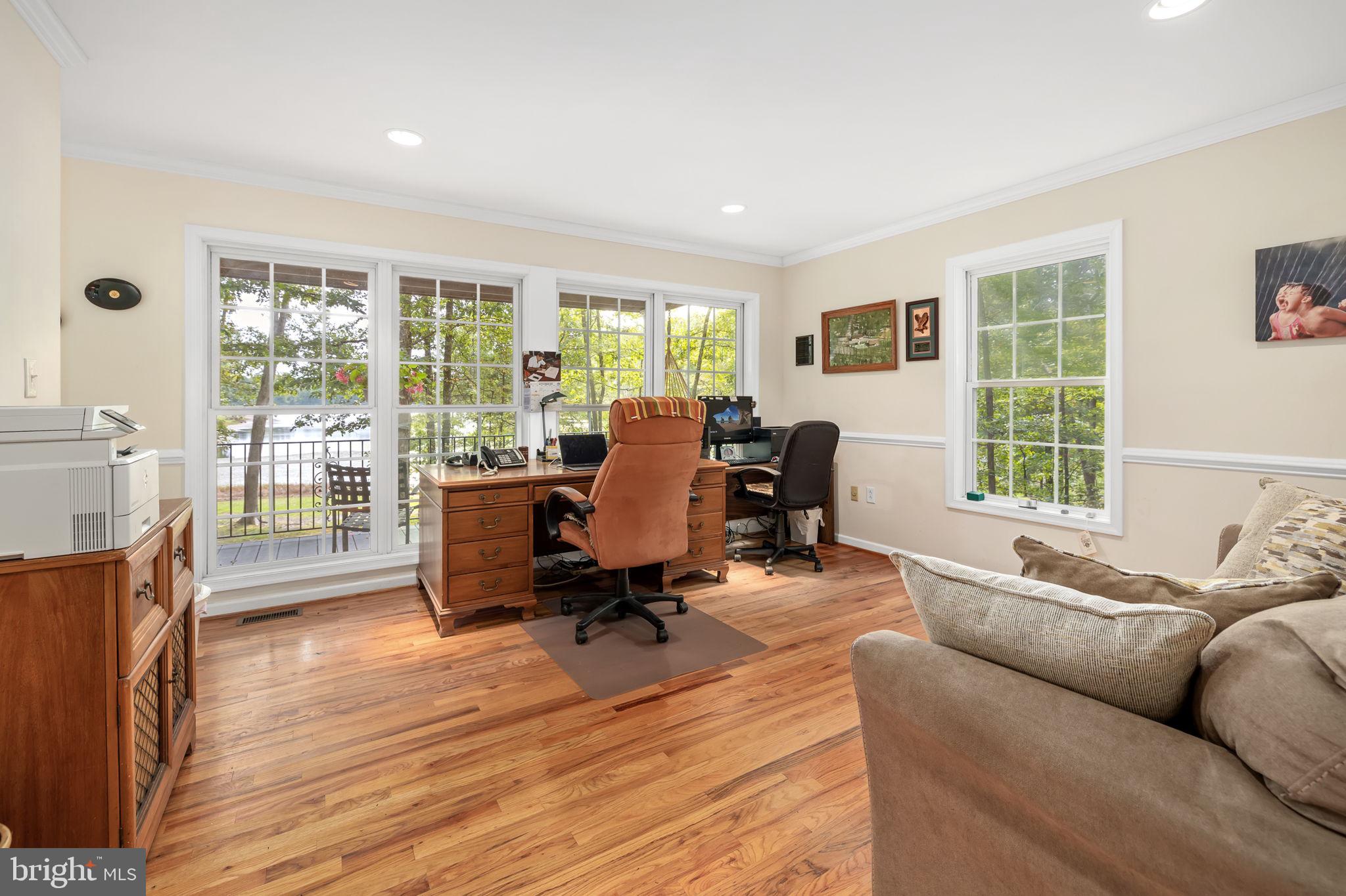 WESWOOD LAKE ESTATES - Residential