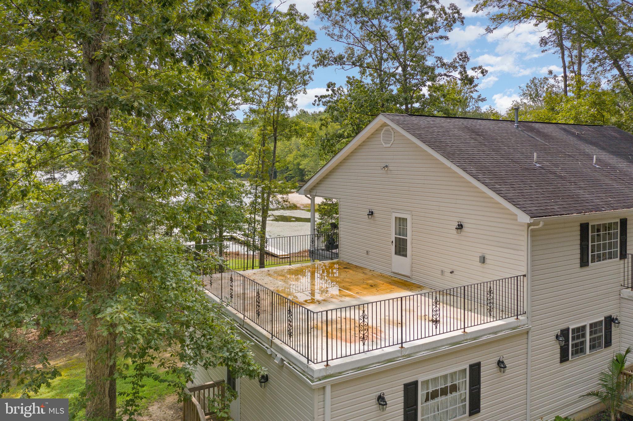 WESWOOD LAKE ESTATES - Residential