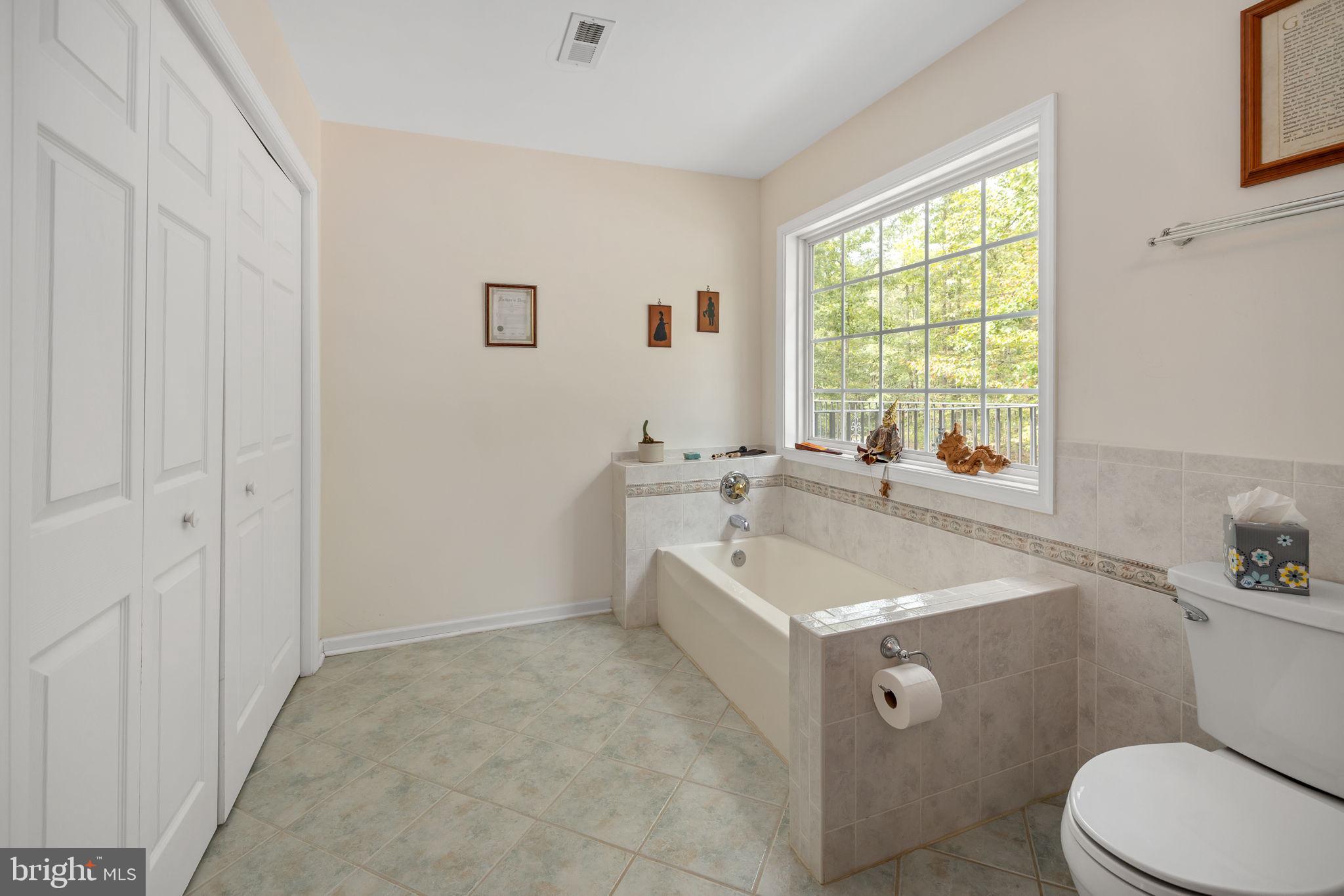 WESWOOD LAKE ESTATES - Residential