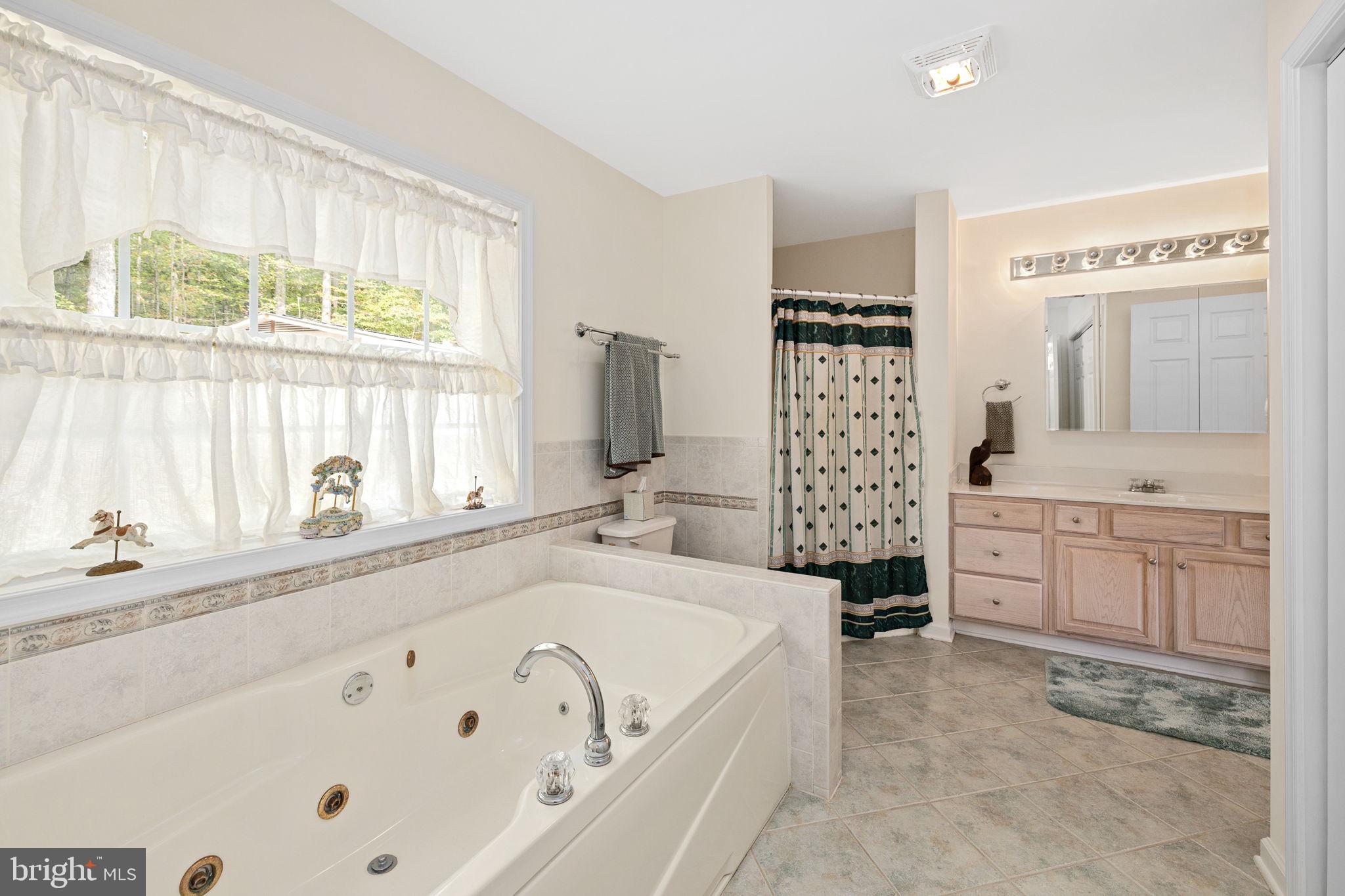 WESWOOD LAKE ESTATES - Residential