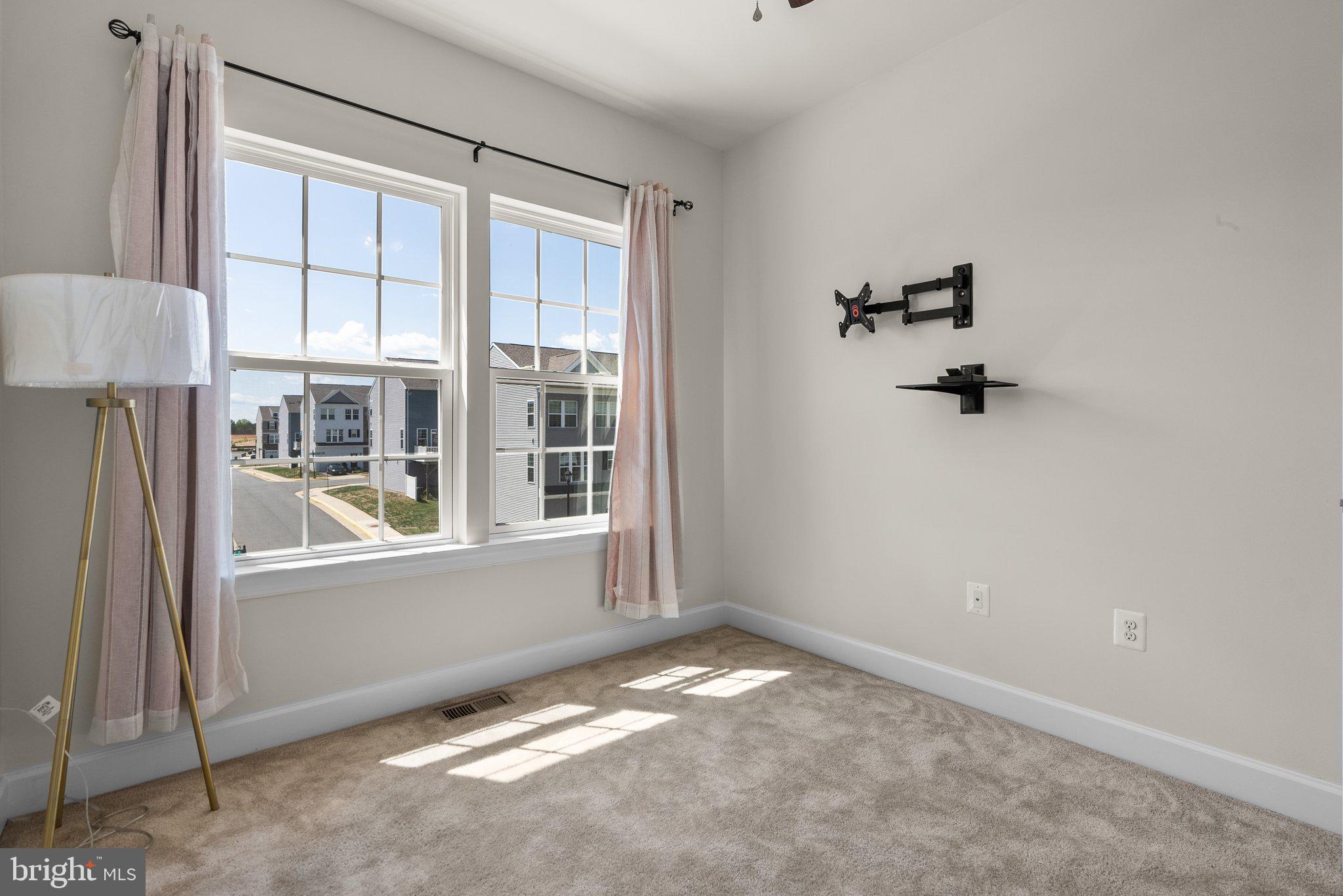 HAYMARKET CROSSING - Residential