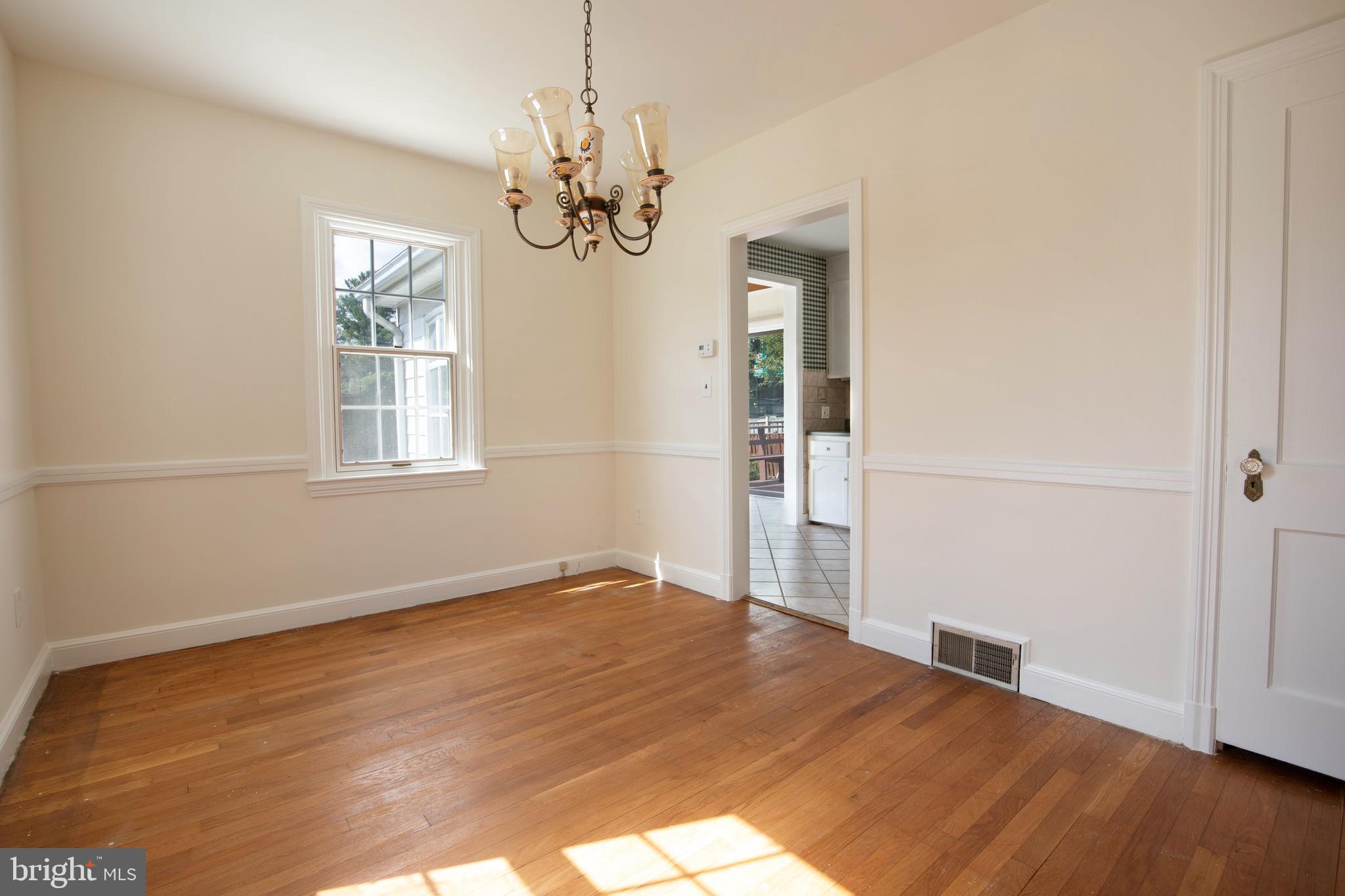 812 FOREST GLEN ROAD