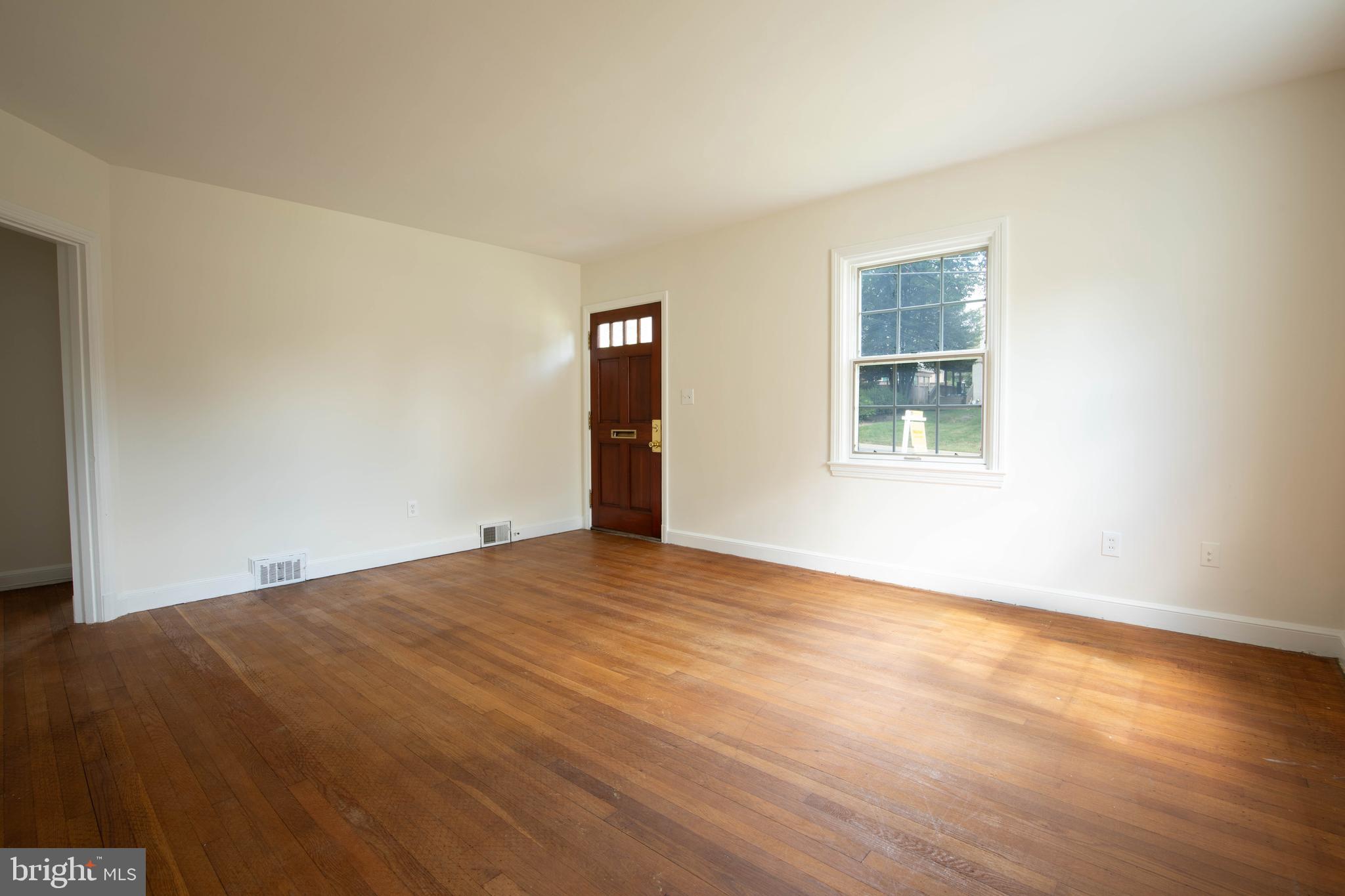 812 FOREST GLEN ROAD