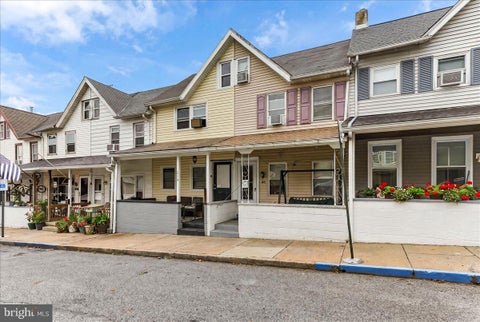 Townhouse For Sale - 216 Grant Street<br/> Chester County, PARKESBURG, PA 19365