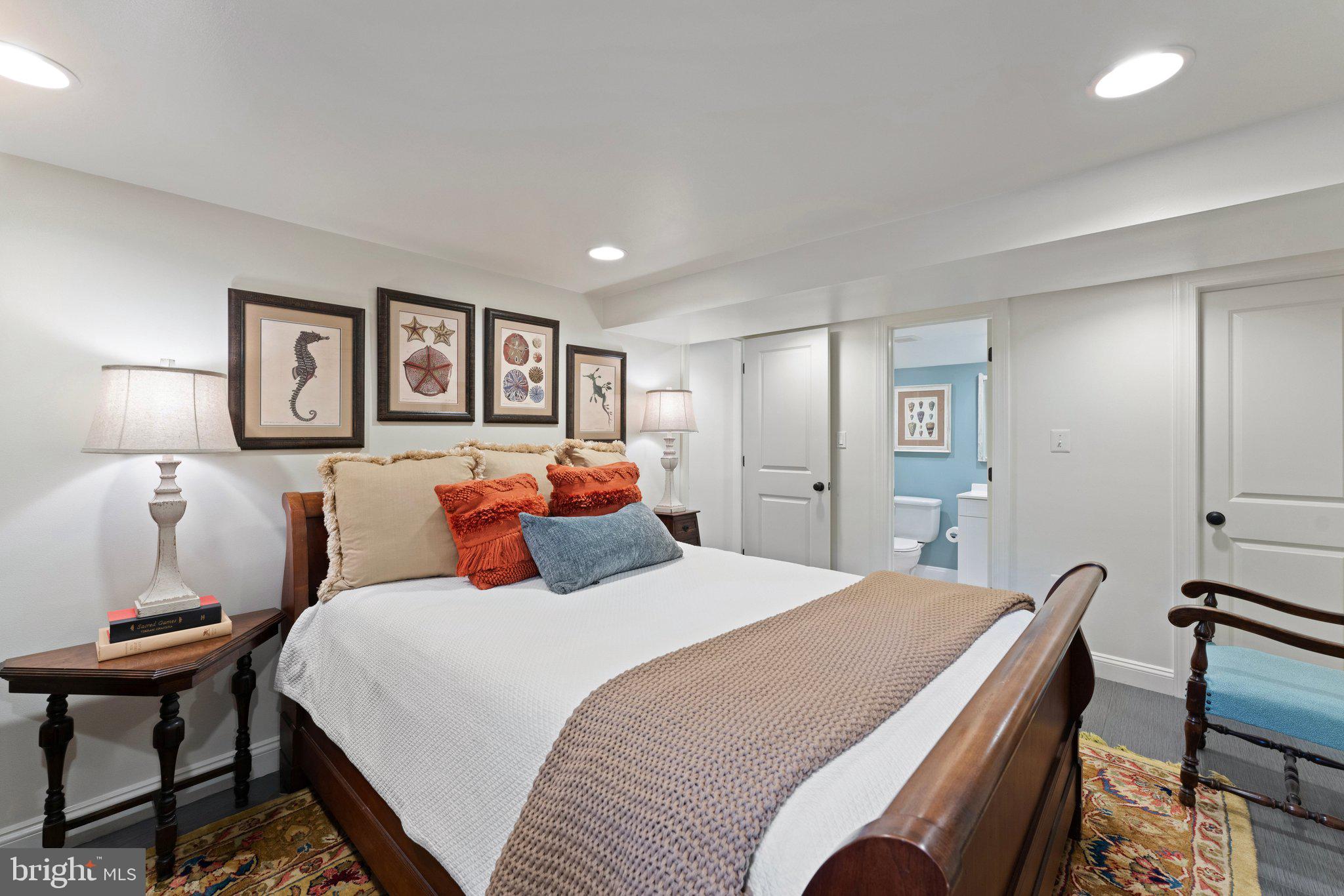 CAPITOL HILL - Residential