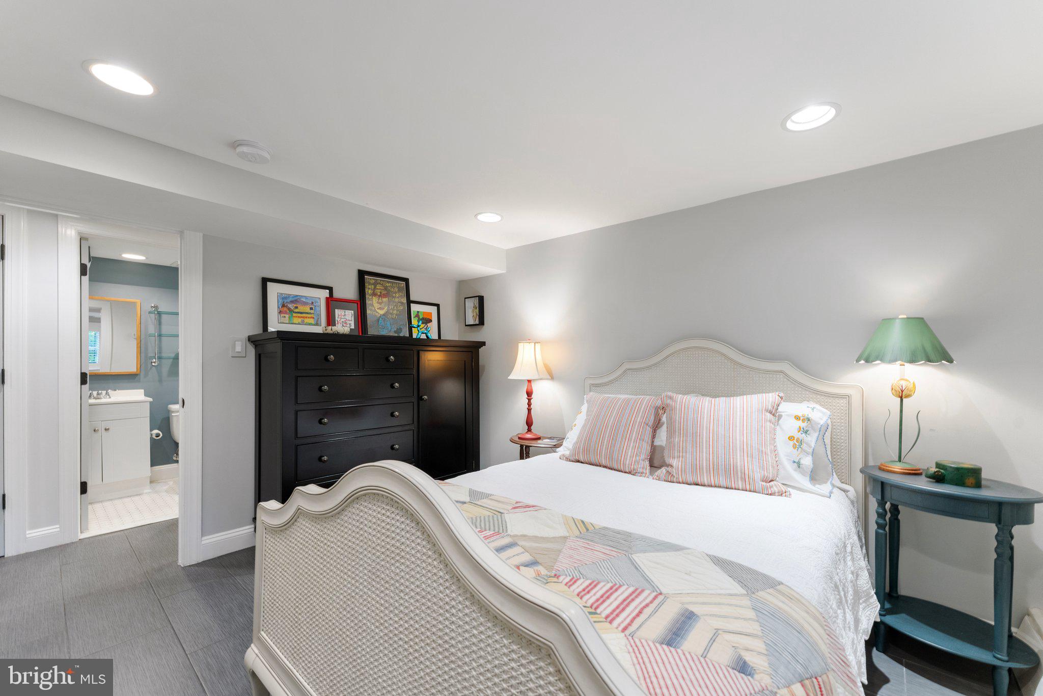 CAPITOL HILL - Residential