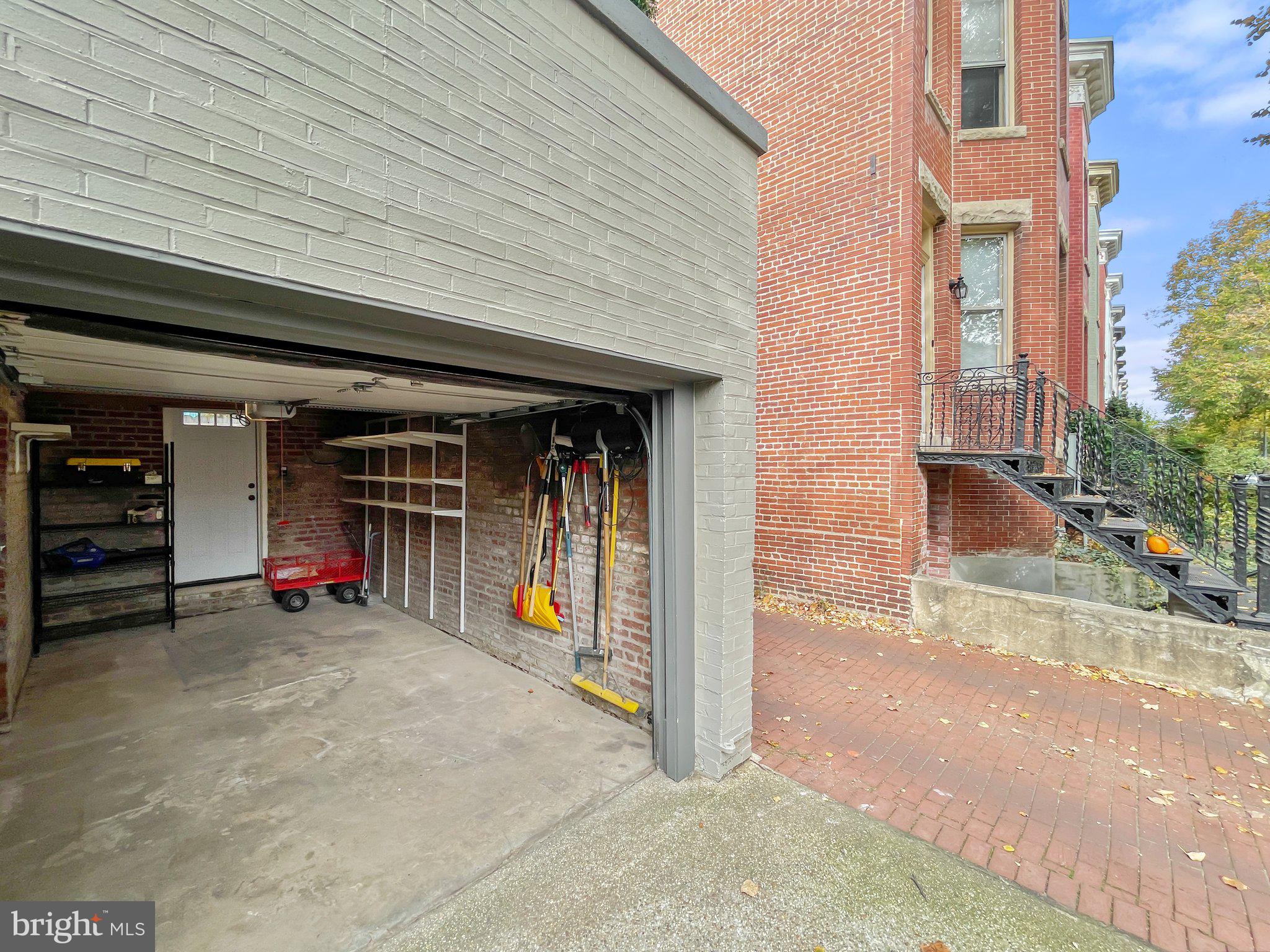 CAPITOL HILL - Residential