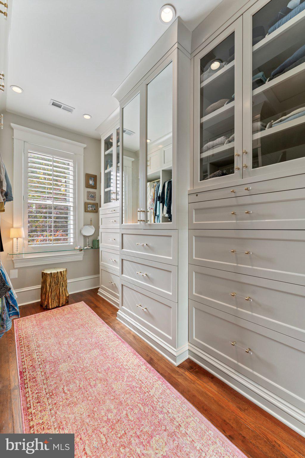 CAPITOL HILL - Residential