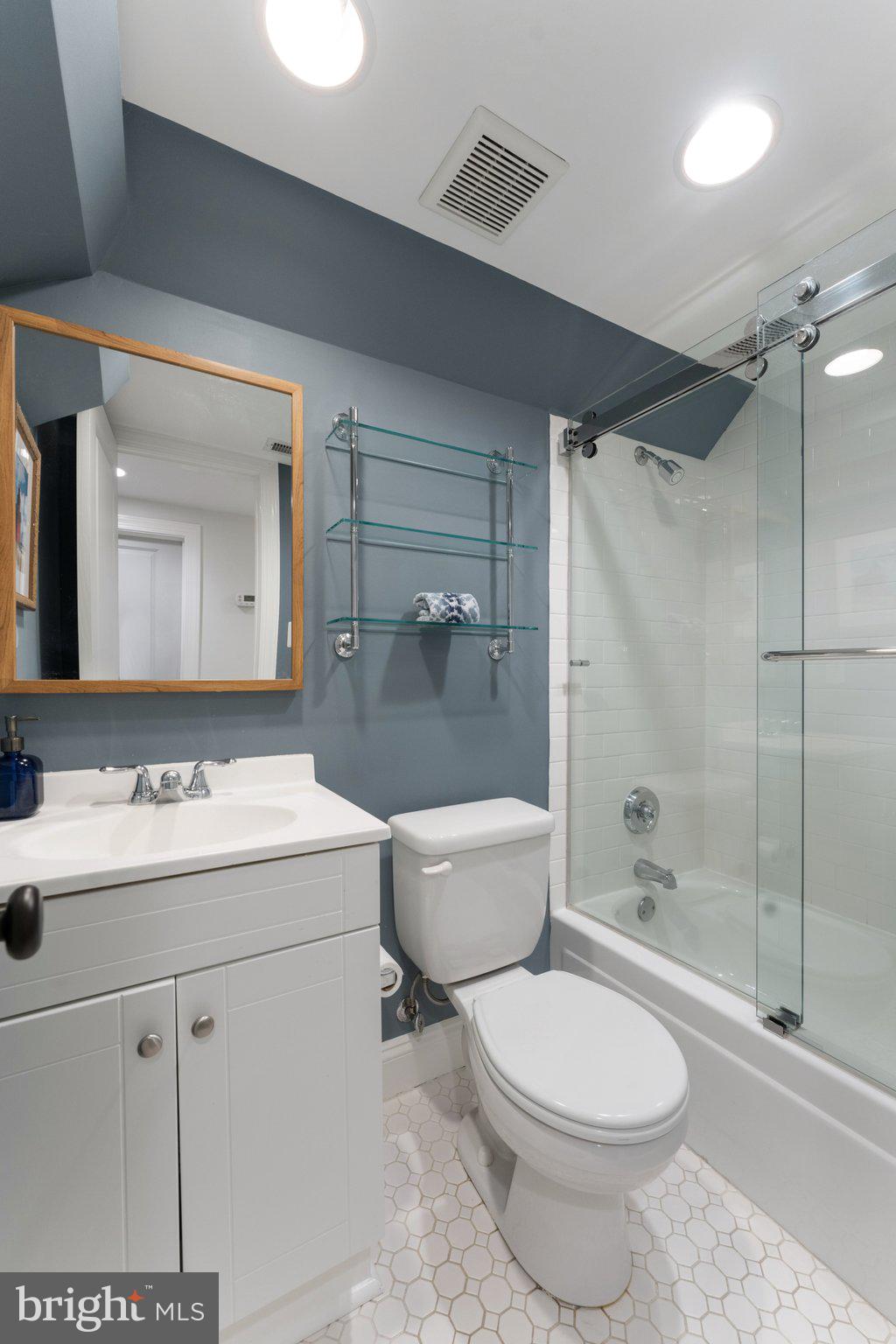 CAPITOL HILL - Residential