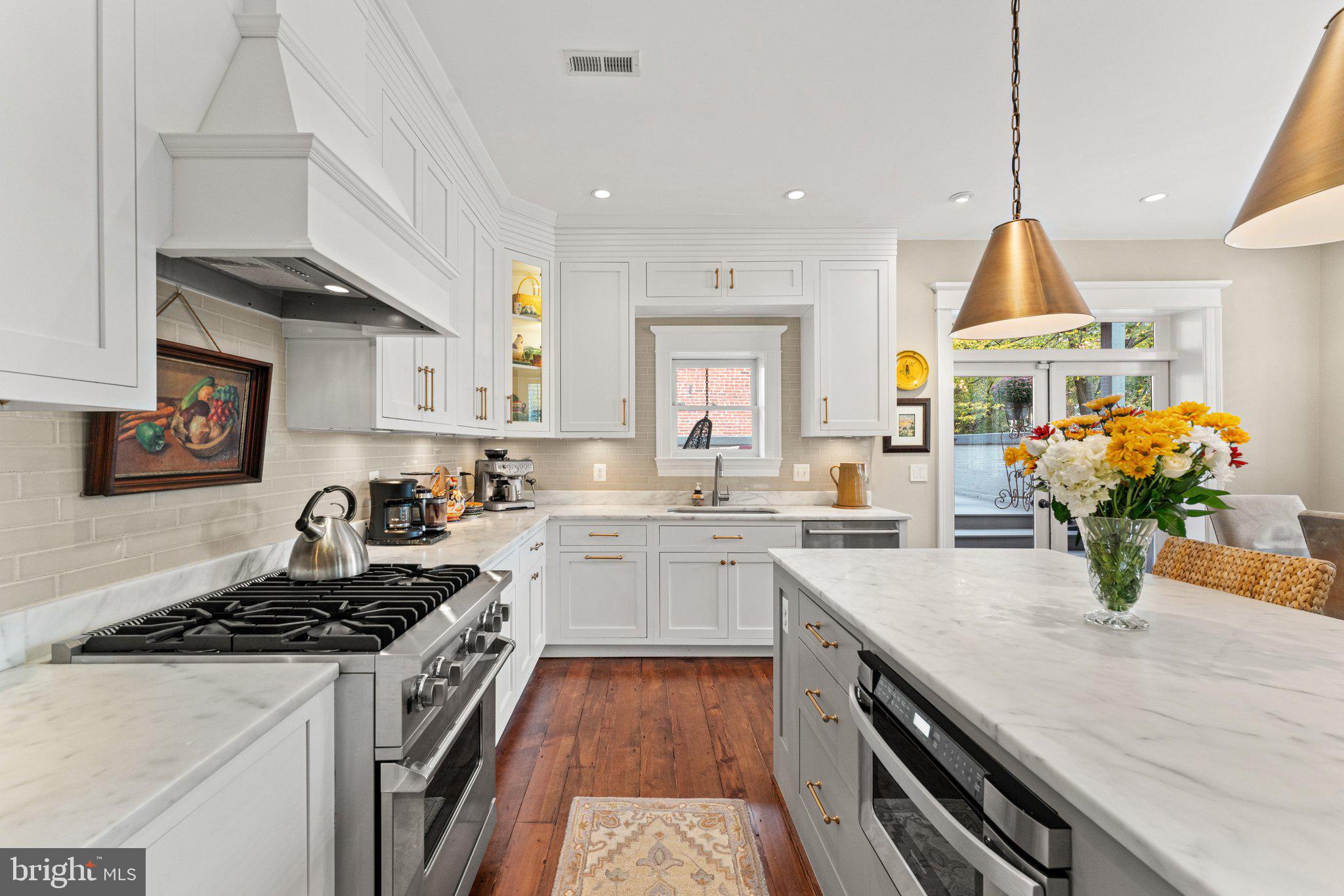 CAPITOL HILL - Residential