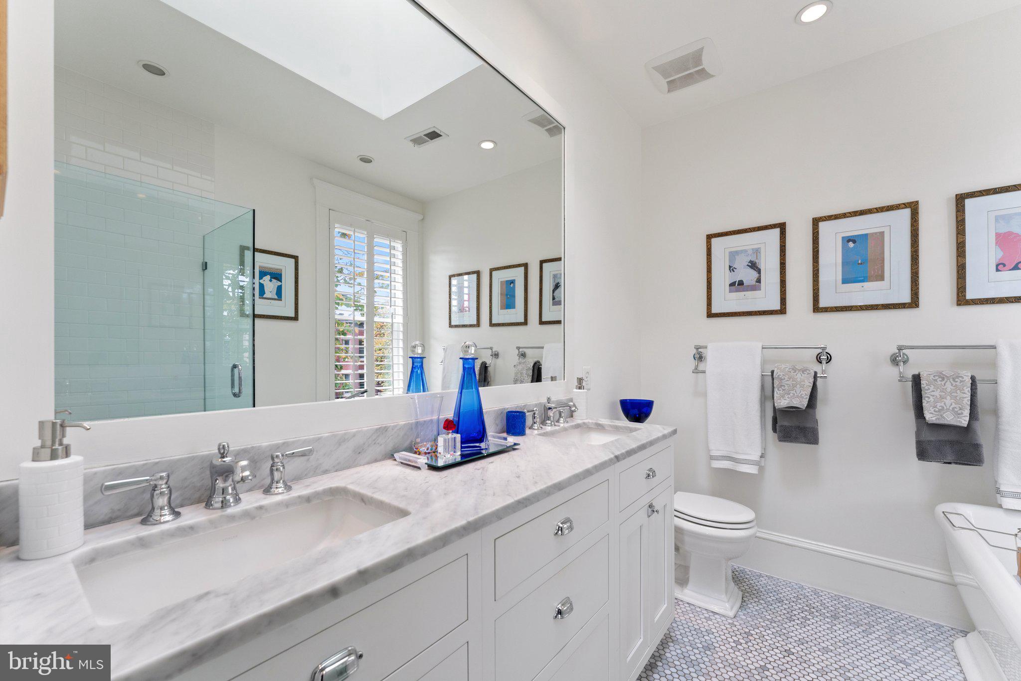 CAPITOL HILL - Residential