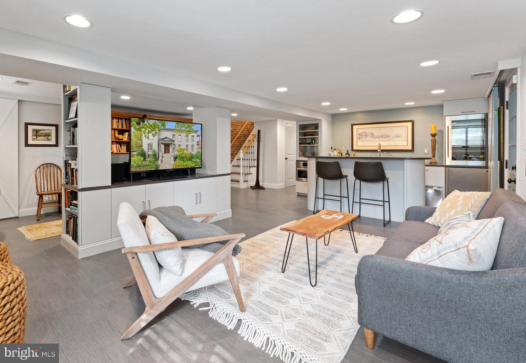 CAPITOL HILL - Residential