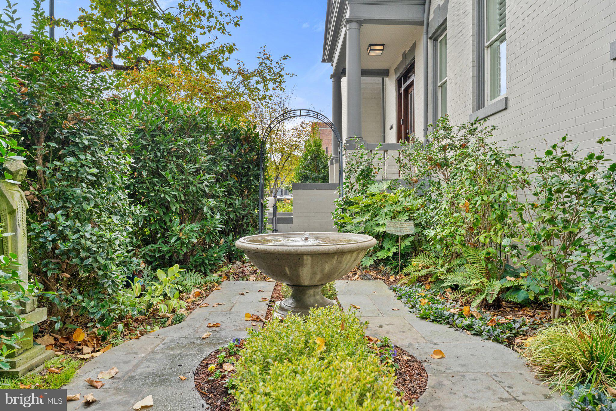 CAPITOL HILL - Residential
