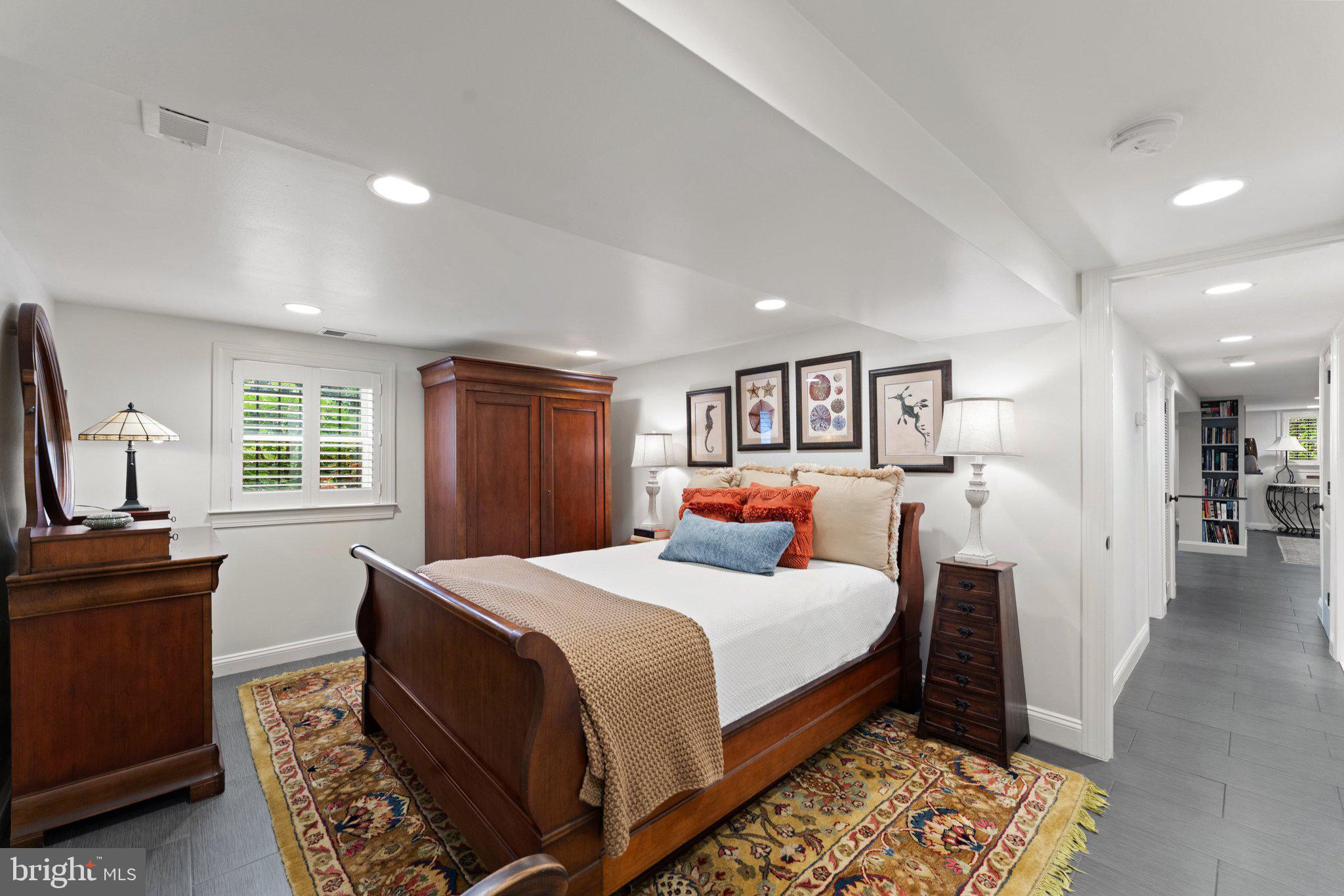 CAPITOL HILL - Residential