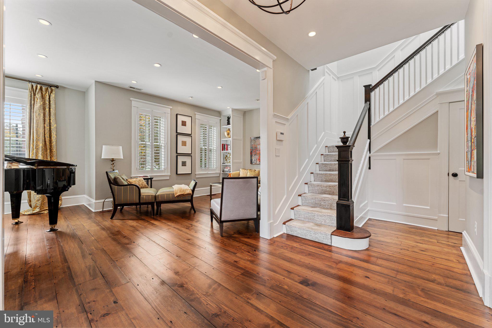 CAPITOL HILL - Residential