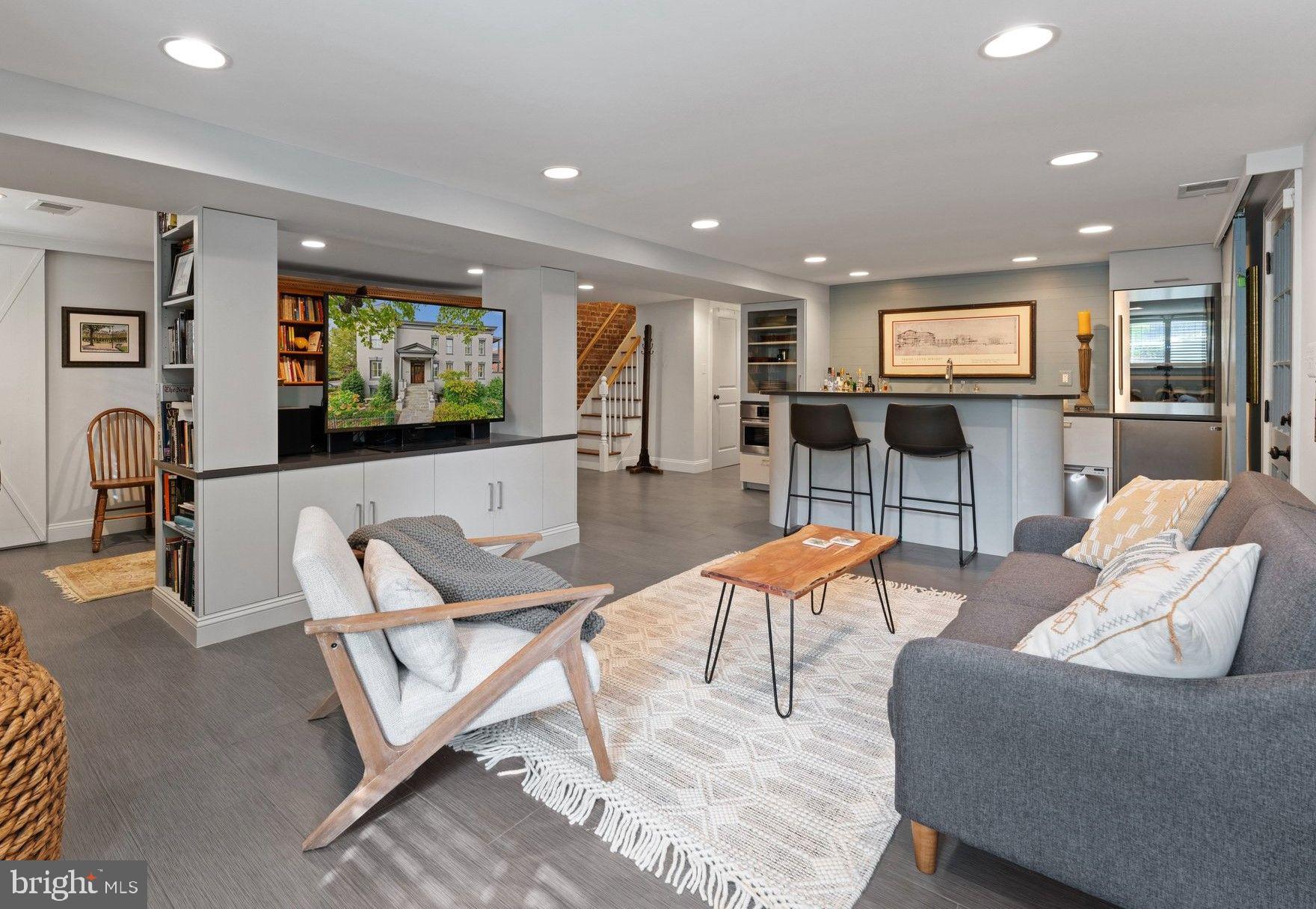 CAPITOL HILL - Residential