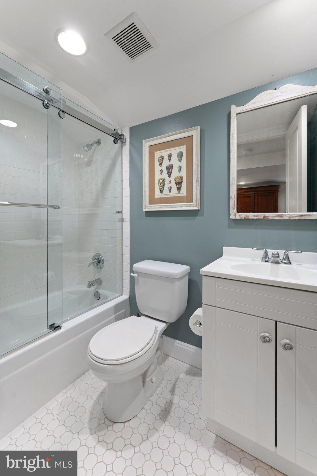 CAPITOL HILL - Residential
