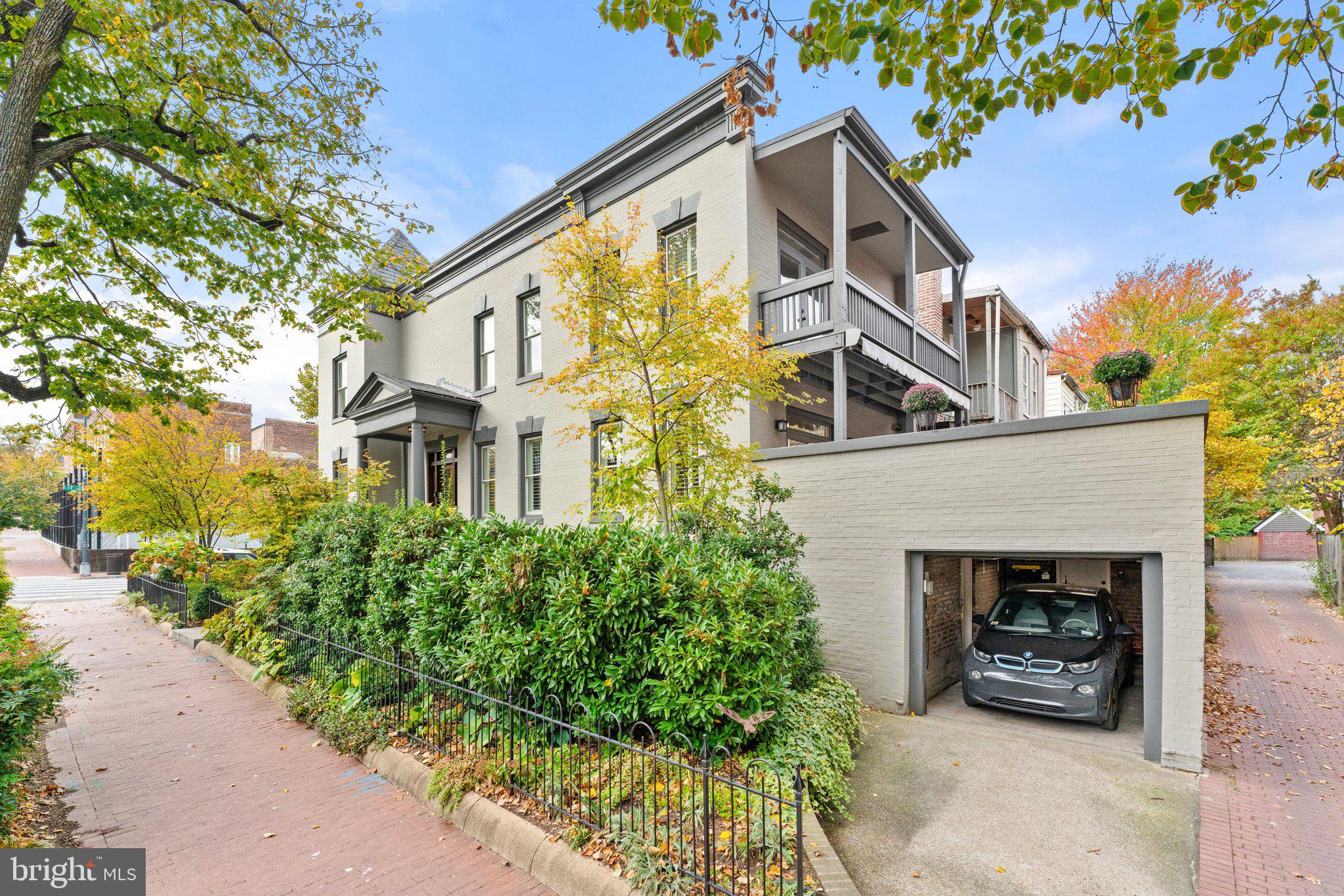 CAPITOL HILL - Residential
