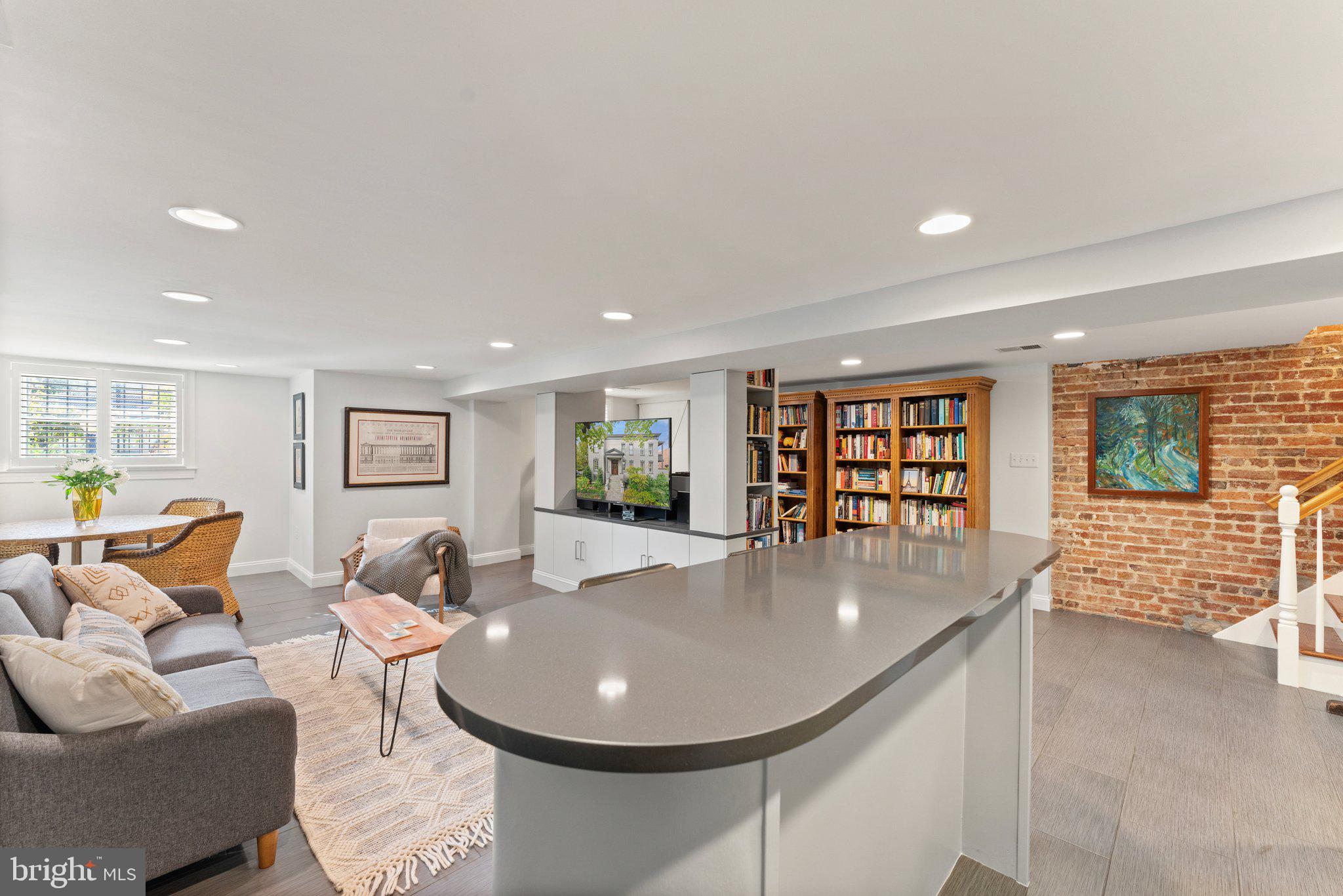 CAPITOL HILL - Residential