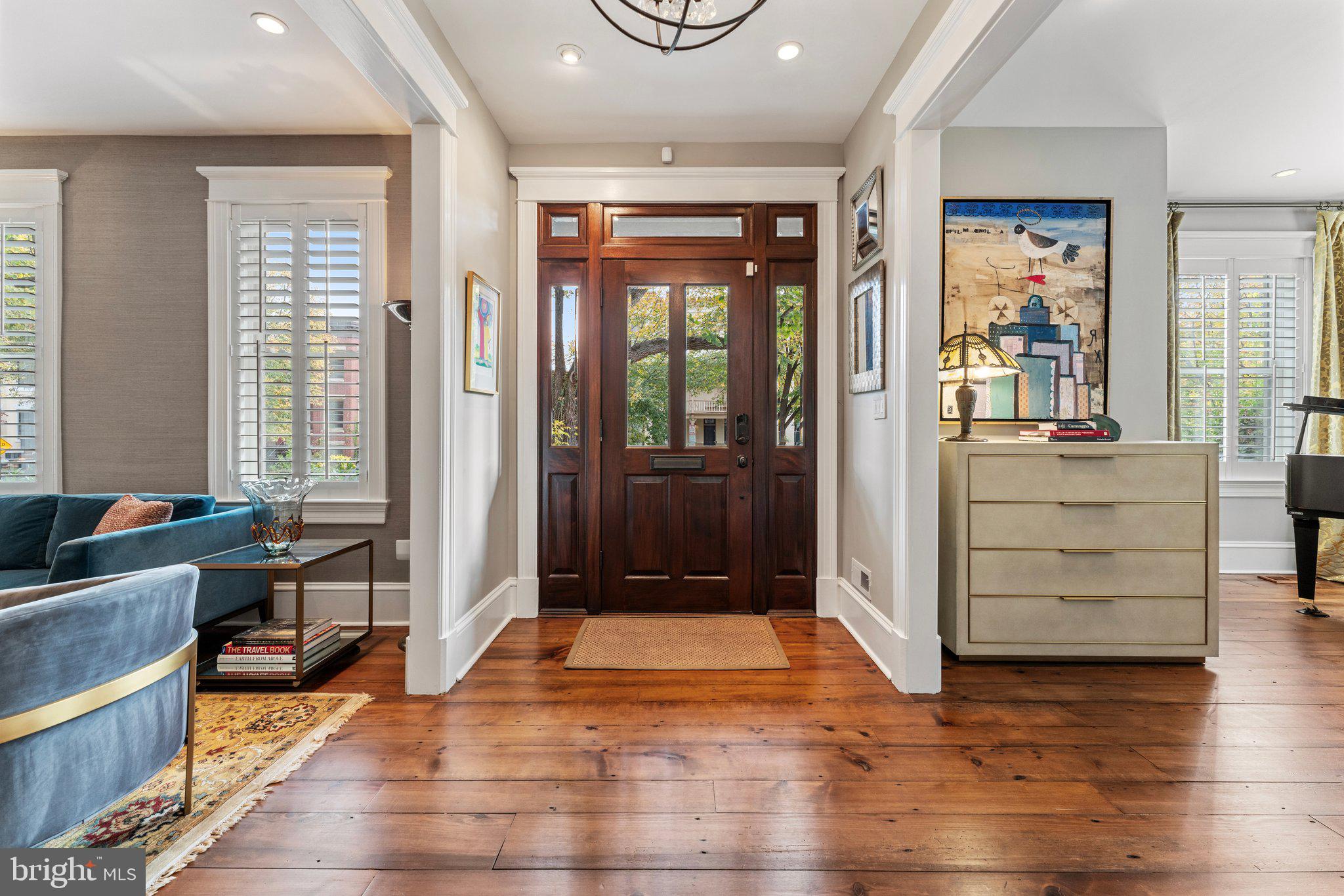 CAPITOL HILL - Residential