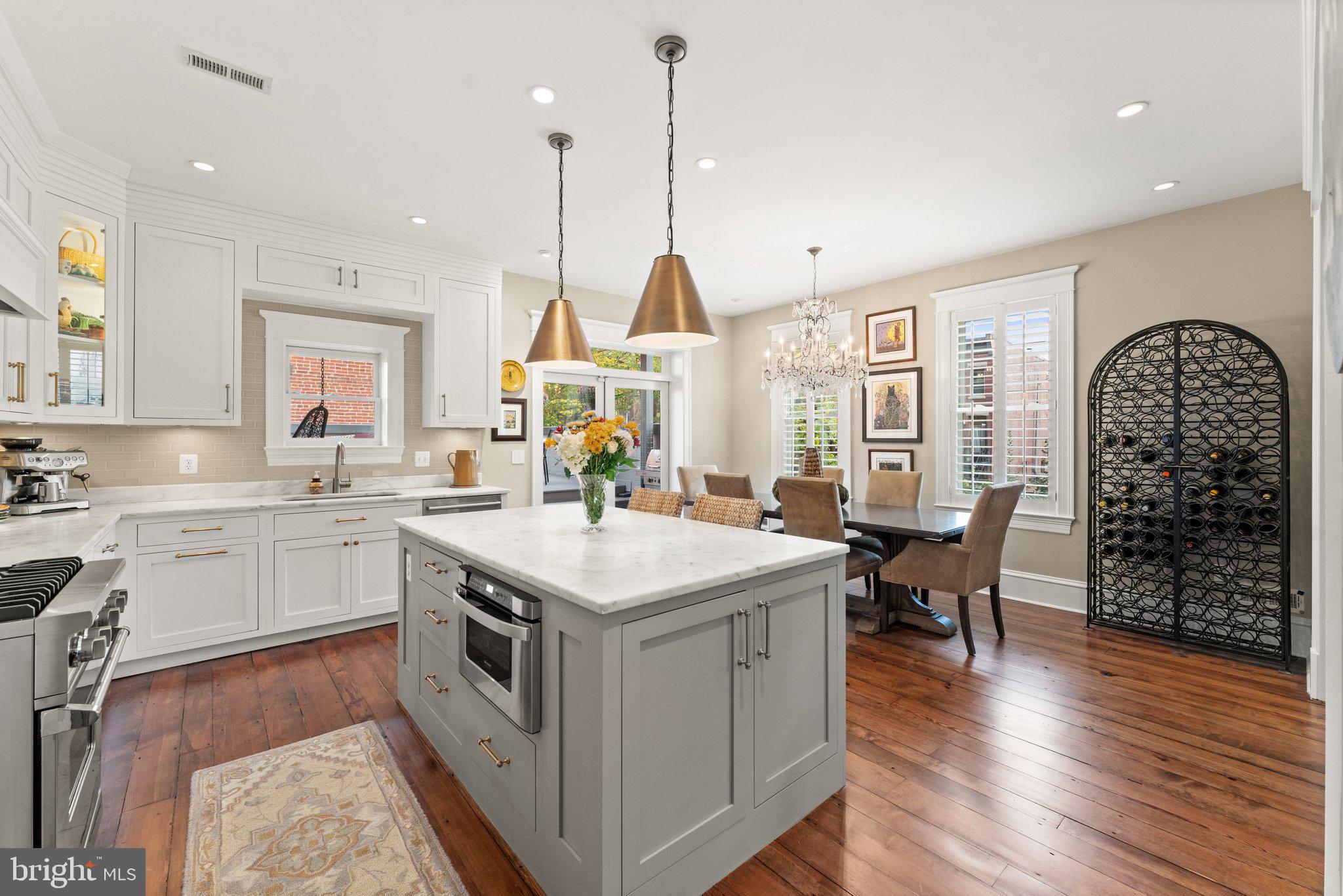 CAPITOL HILL - Residential