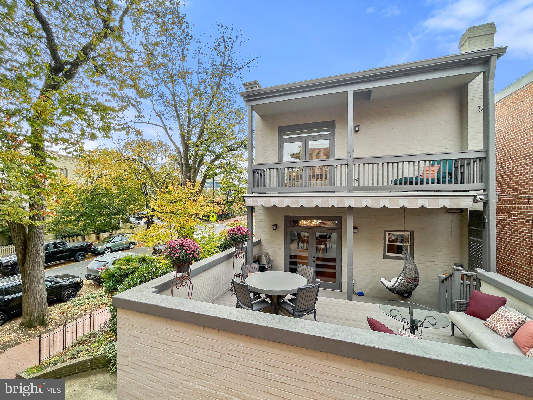 CAPITOL HILL - Residential