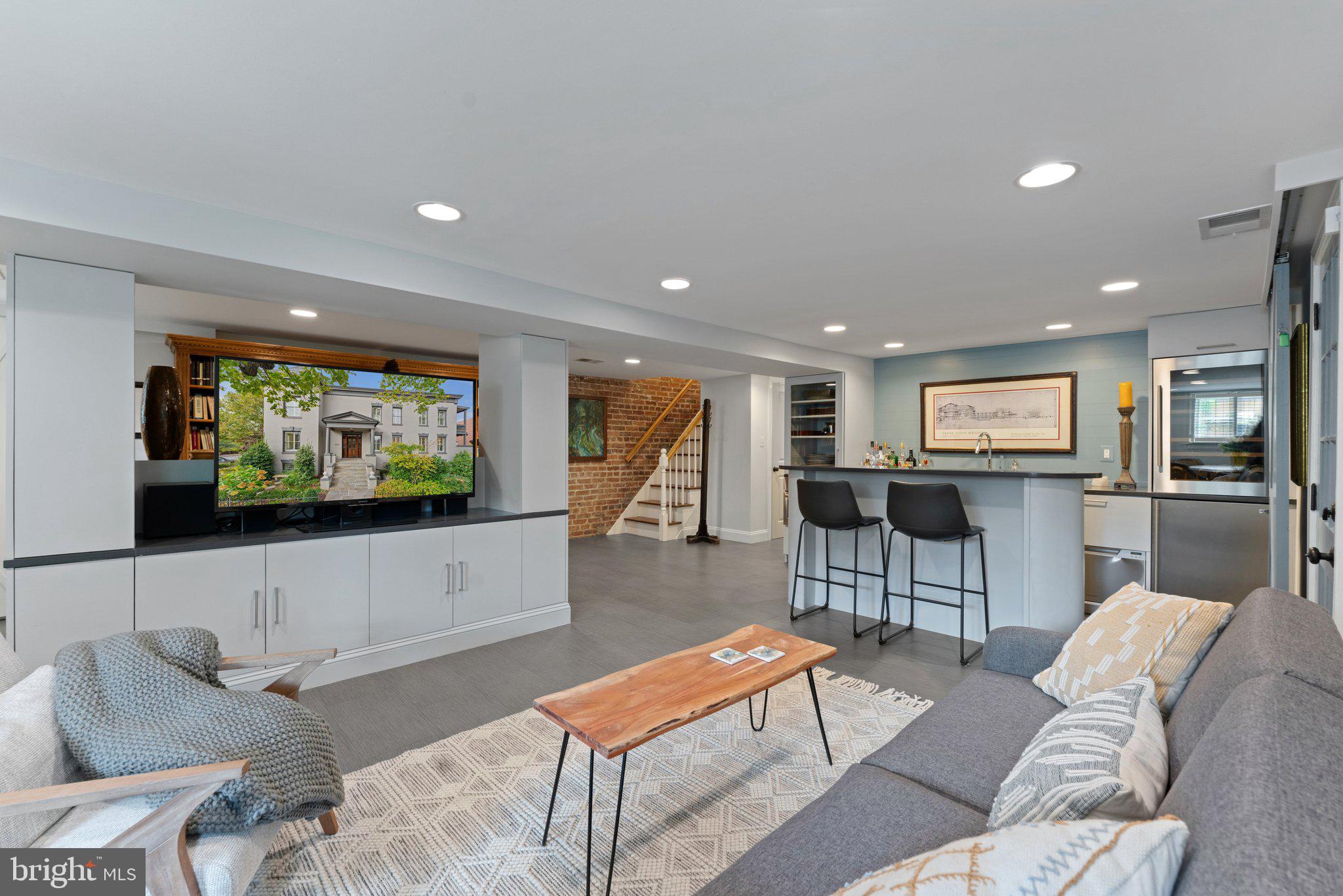 CAPITOL HILL - Residential