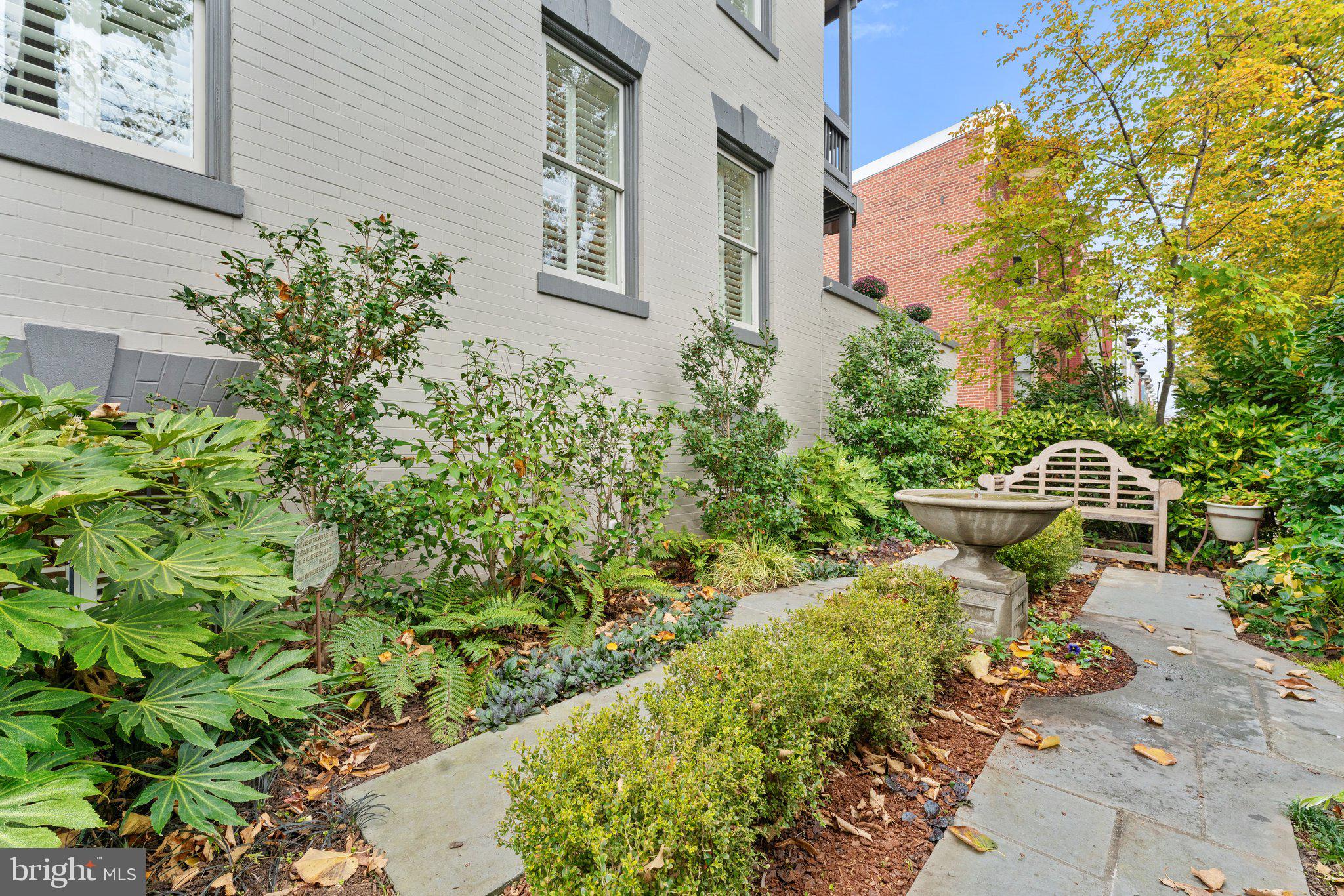 CAPITOL HILL - Residential