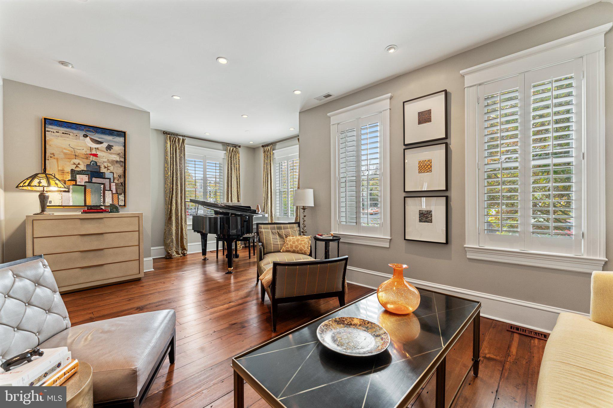 CAPITOL HILL - Residential