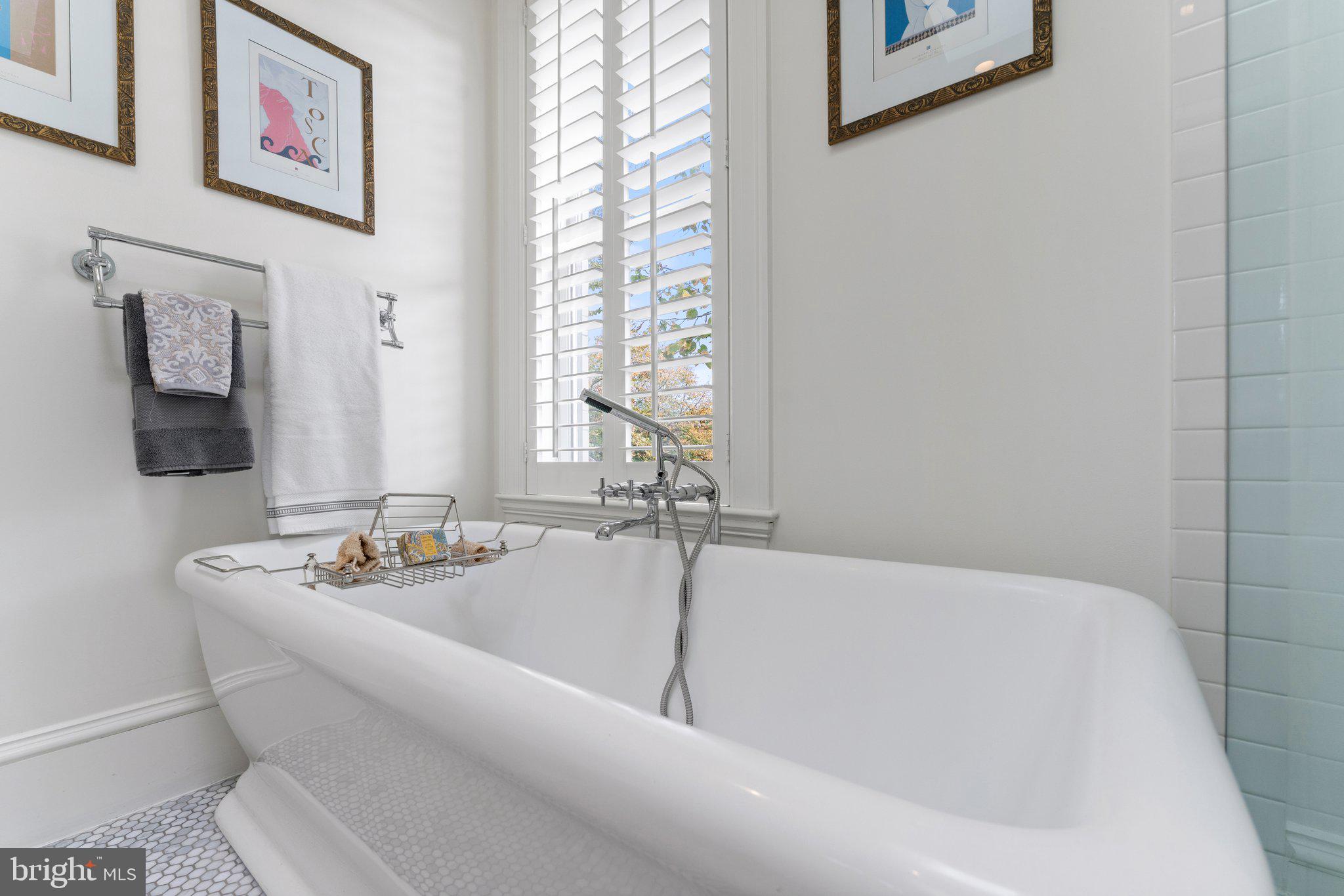 CAPITOL HILL - Residential