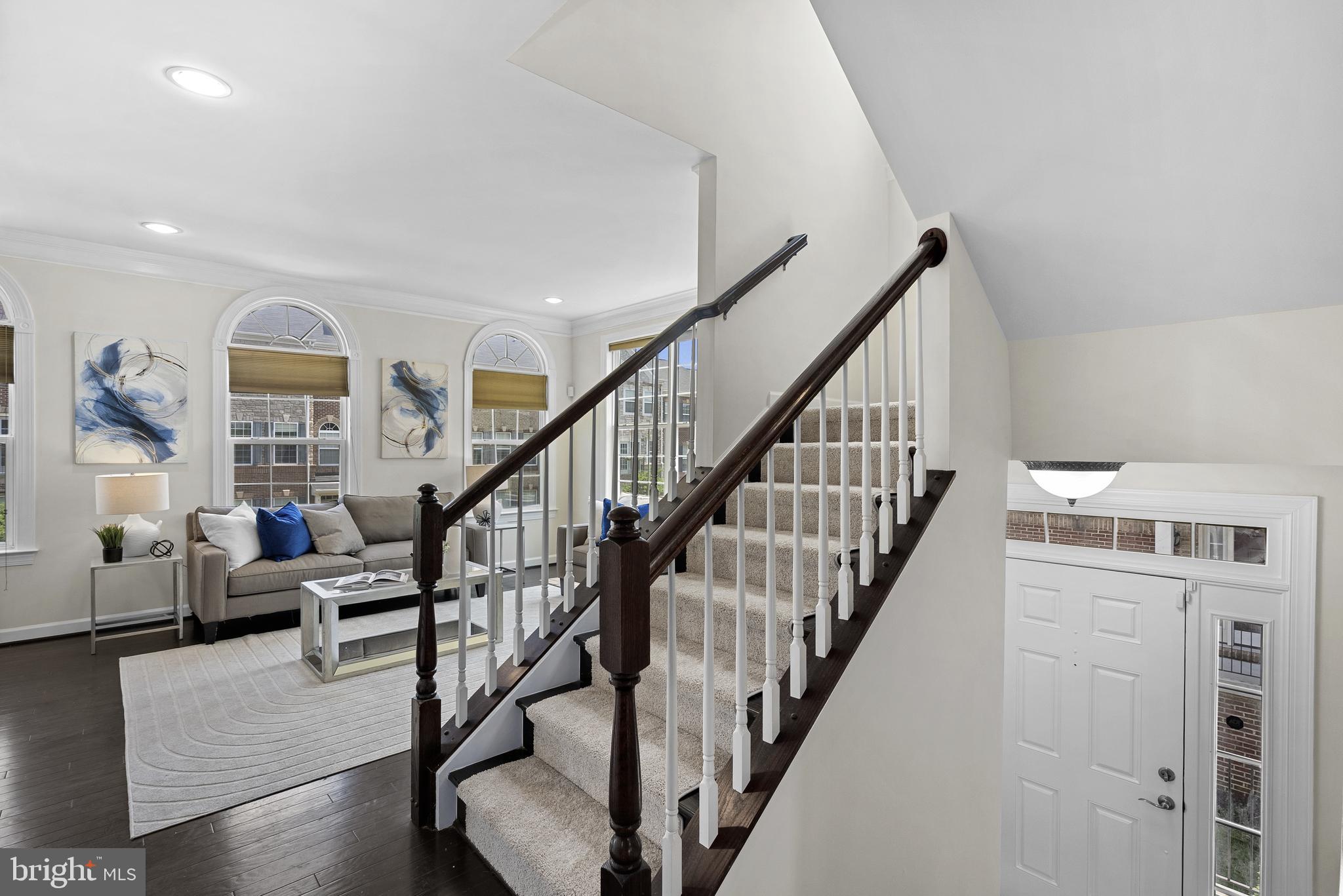 1543 KINNAIRD TERRACE NE