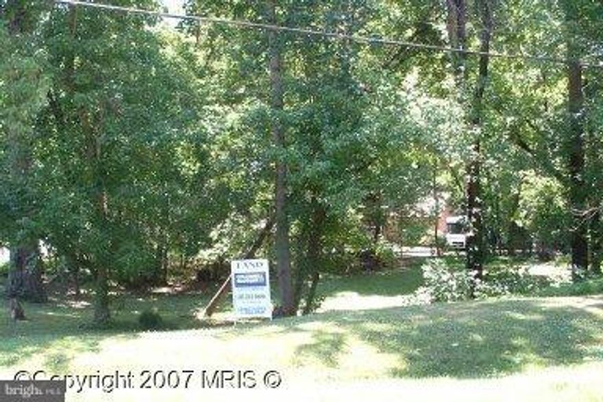 Conner lot in waterprivileged community. Have already done perc test would have to update site plan.