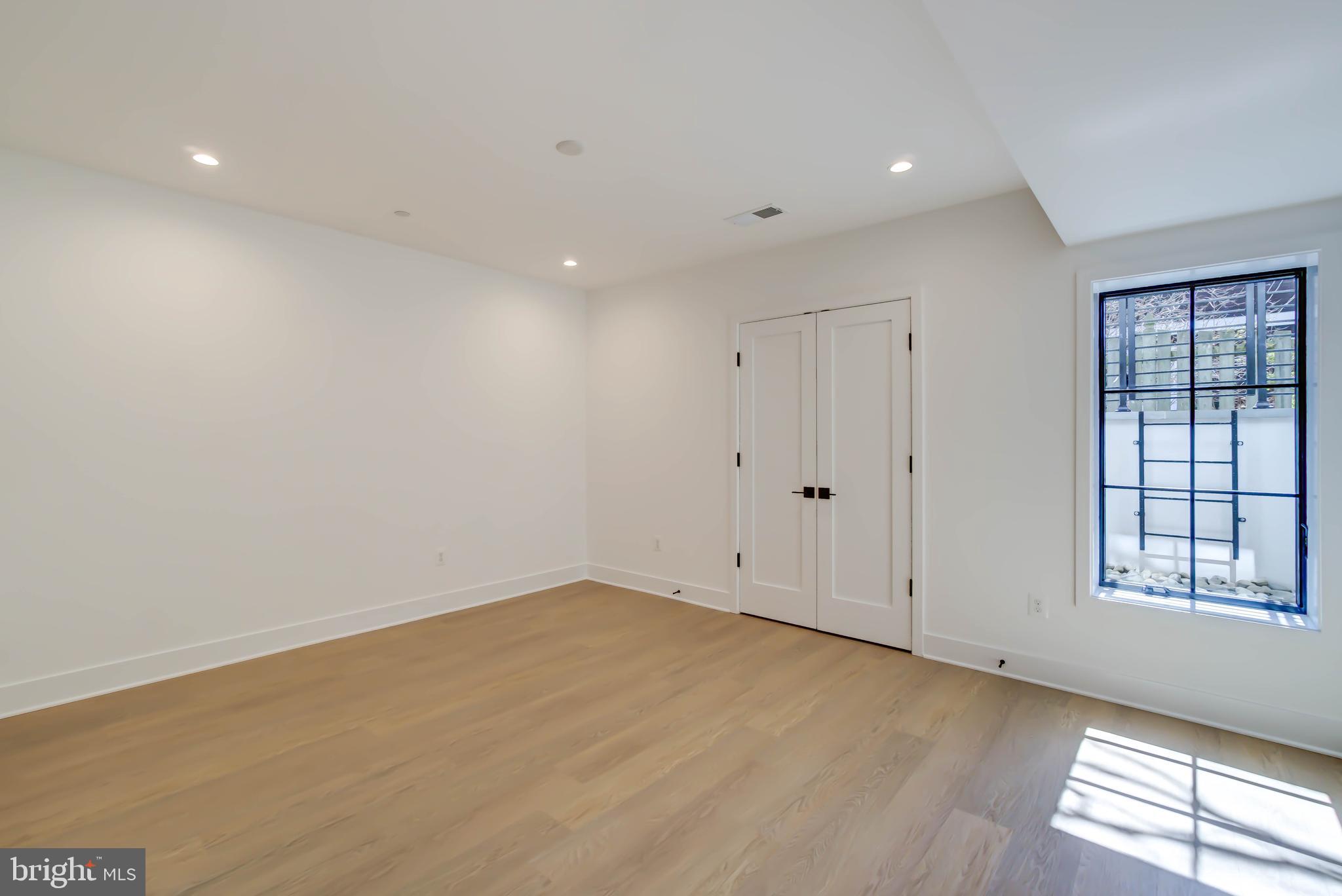 CABIN JOHN PARK - Residential