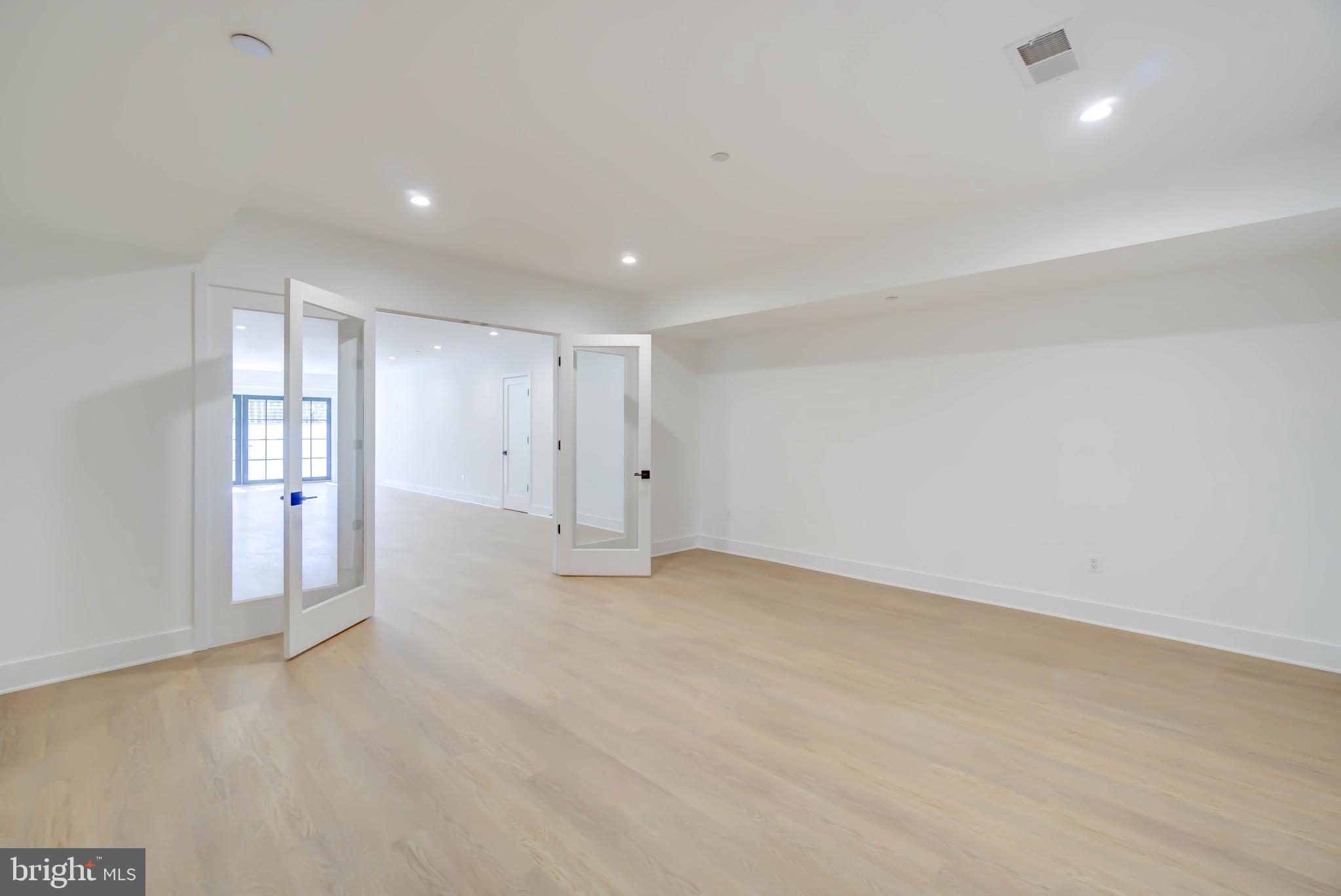 CABIN JOHN PARK - Residential