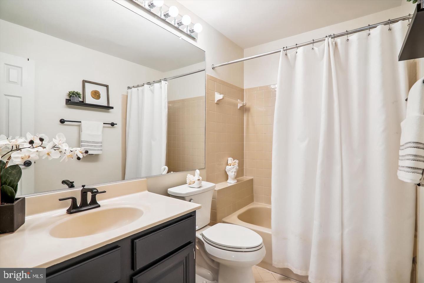 BENTLEY PLACE - Residential Lease