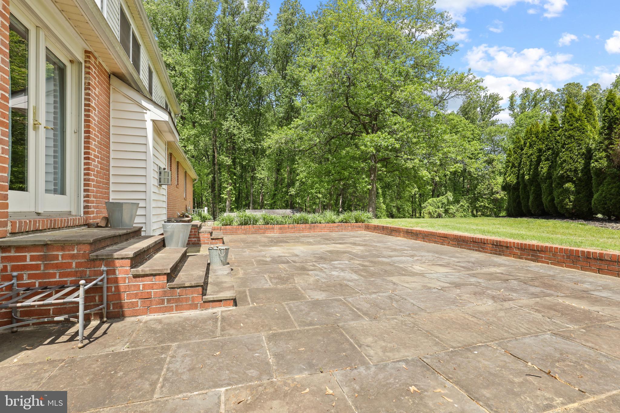 BRANTWOOD - Residential