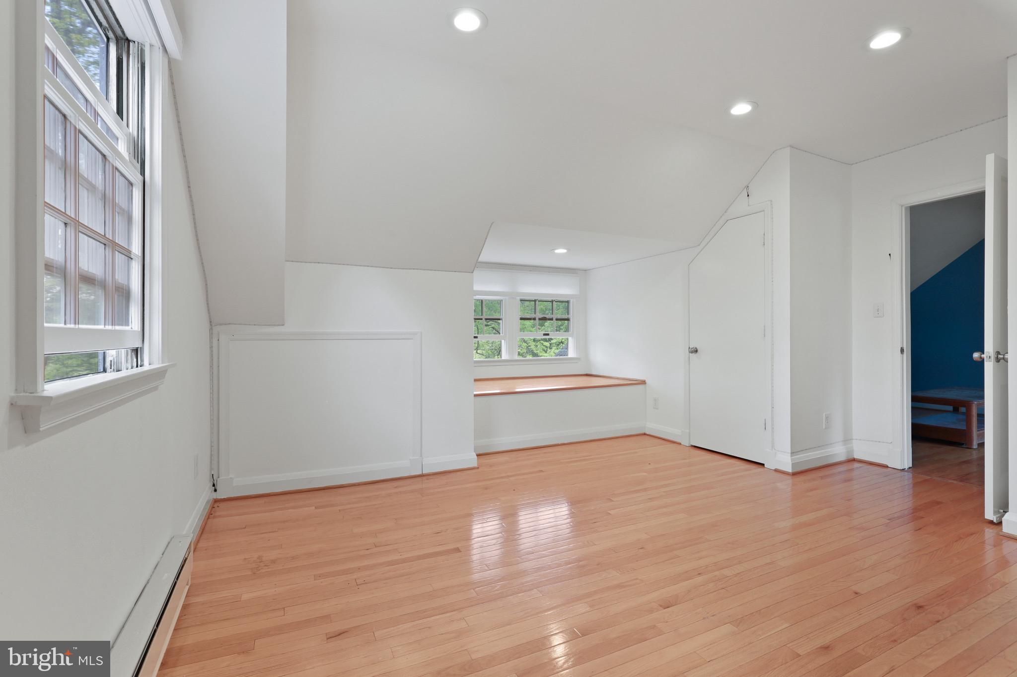 BRANTWOOD - Residential