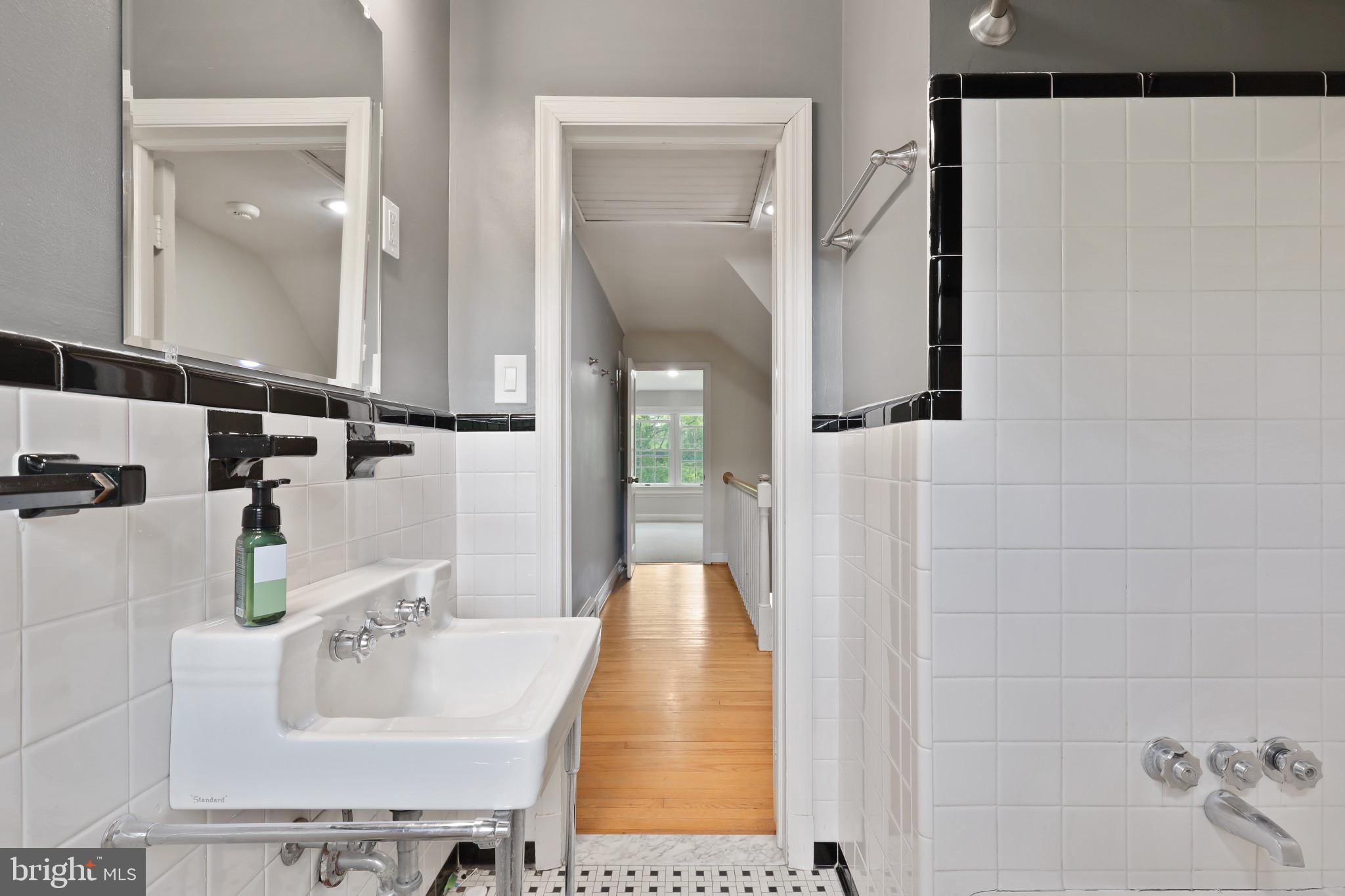 BRANTWOOD - Residential