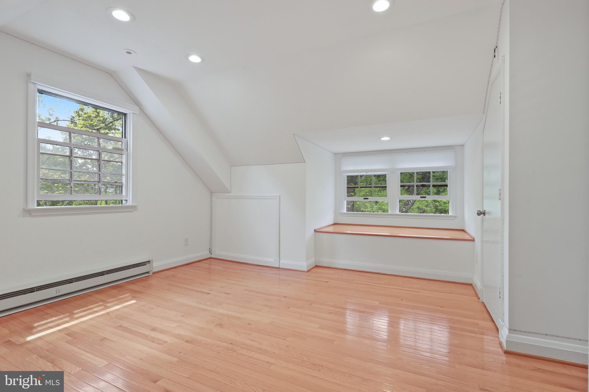 BRANTWOOD - Residential