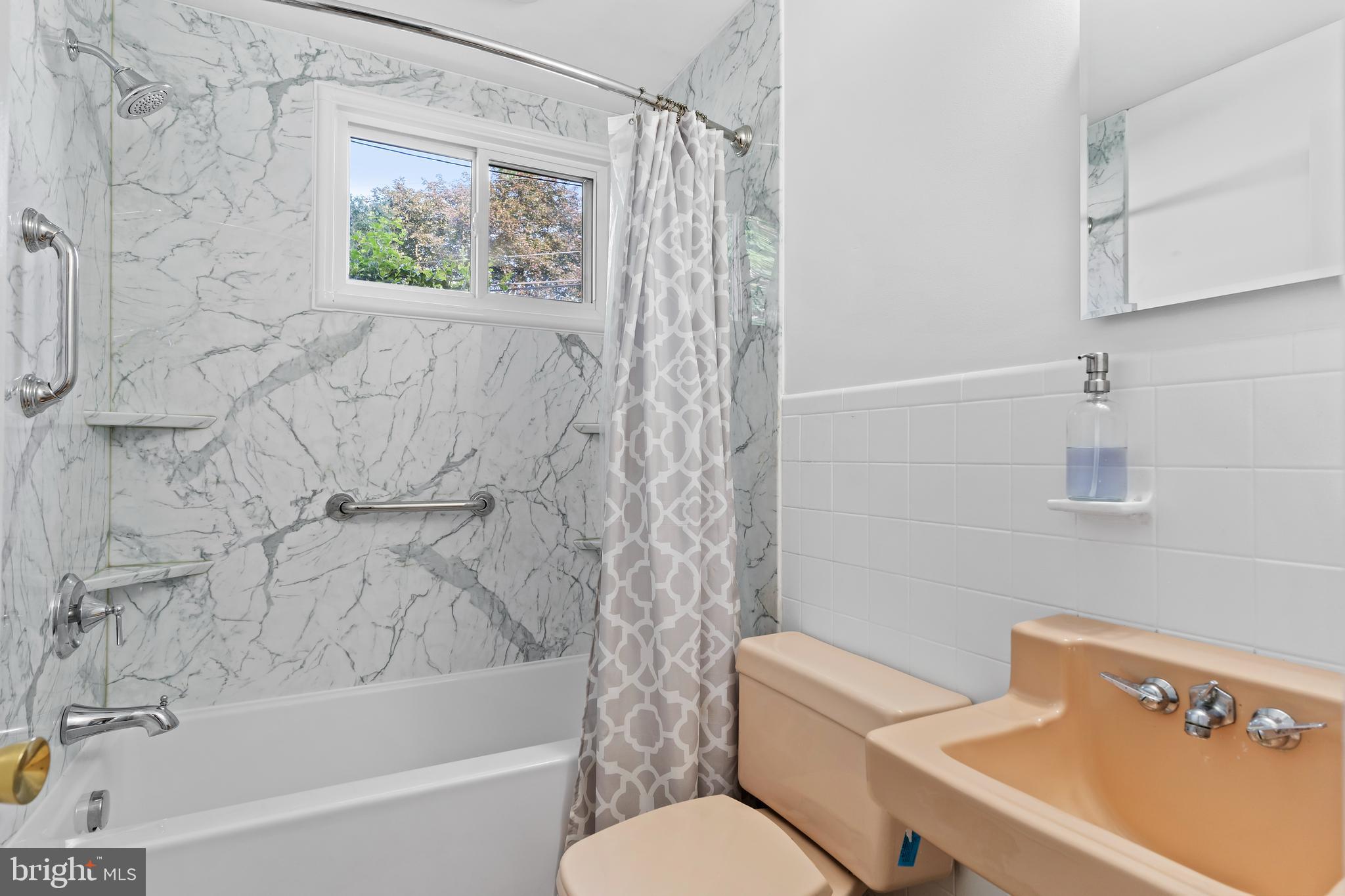 LATSHMERE MANOR - Residential