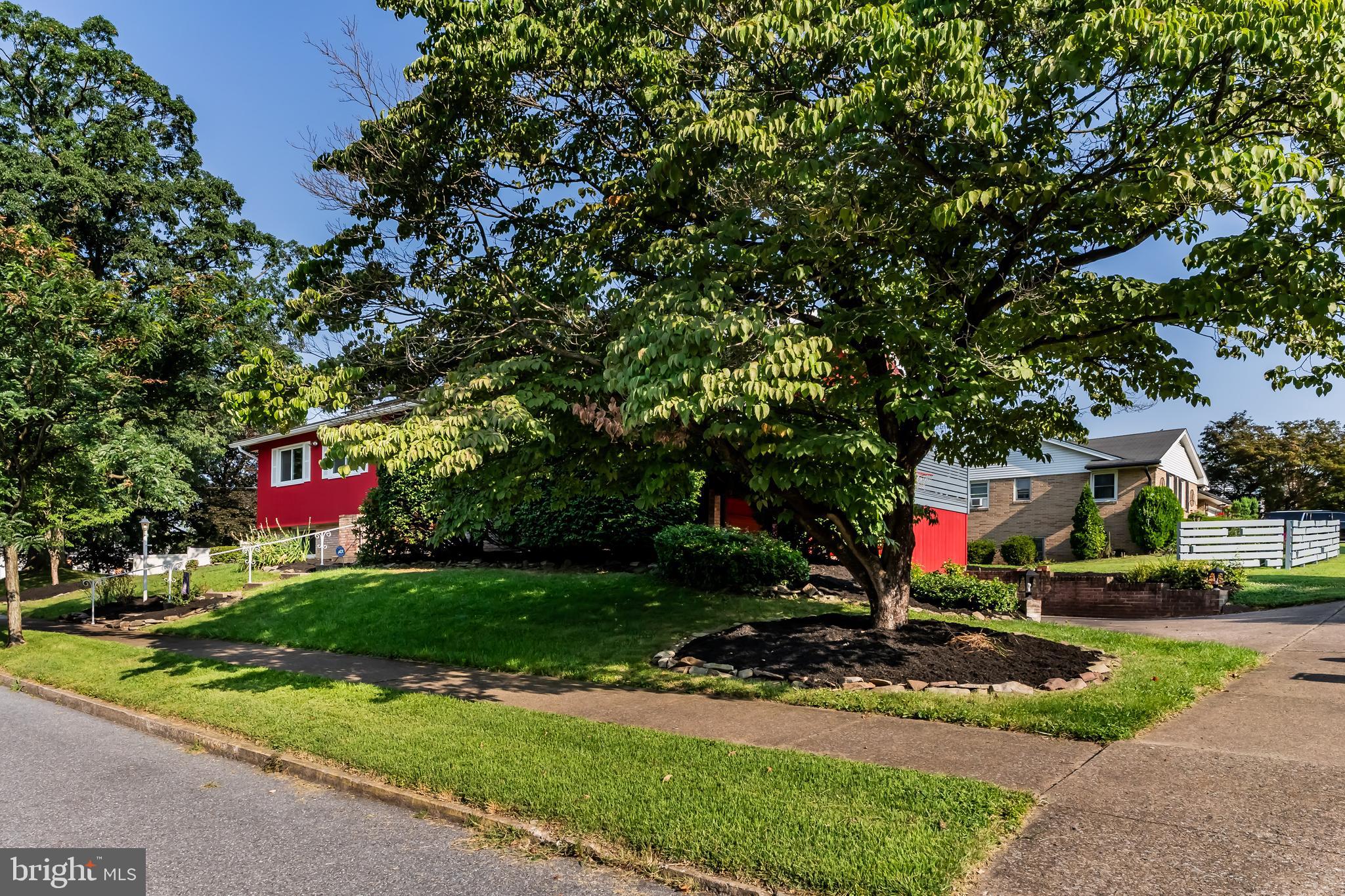 LATSHMERE MANOR - Residential