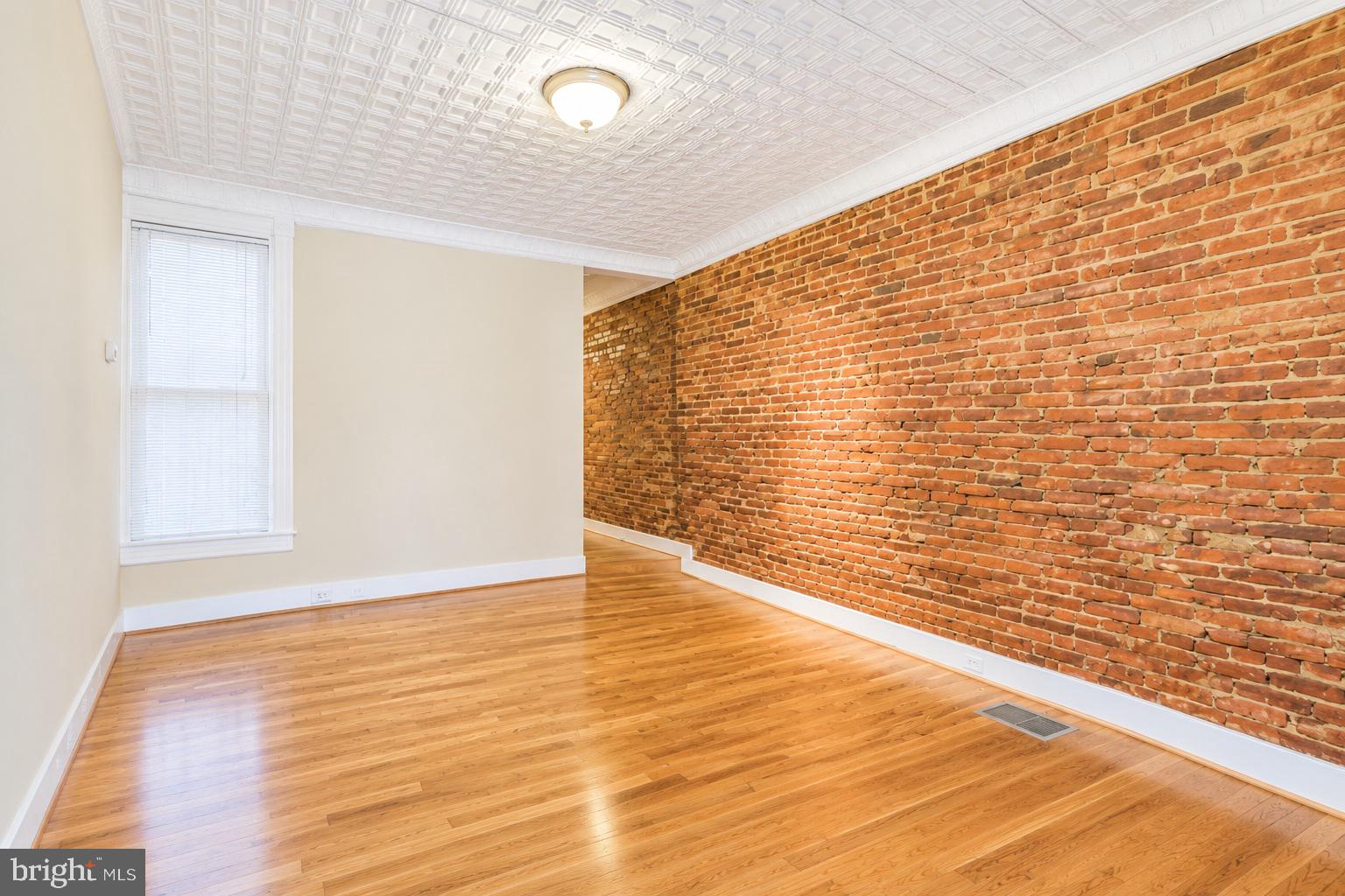 1309 LIGHT STREET