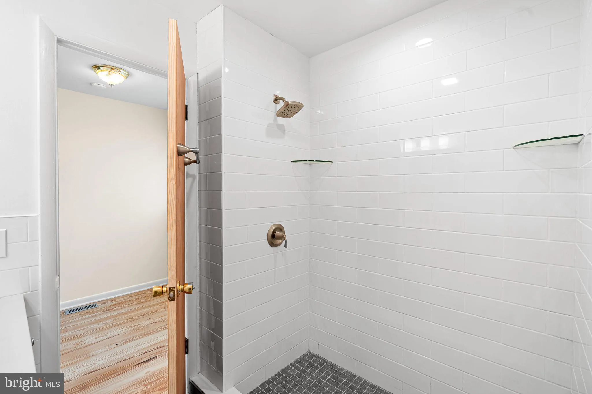 Philadelphia, Pennsylvania 19130, United States, 3 Bedrooms Bedrooms, ,3 BathroomsBathrooms,Residential,Active,202614