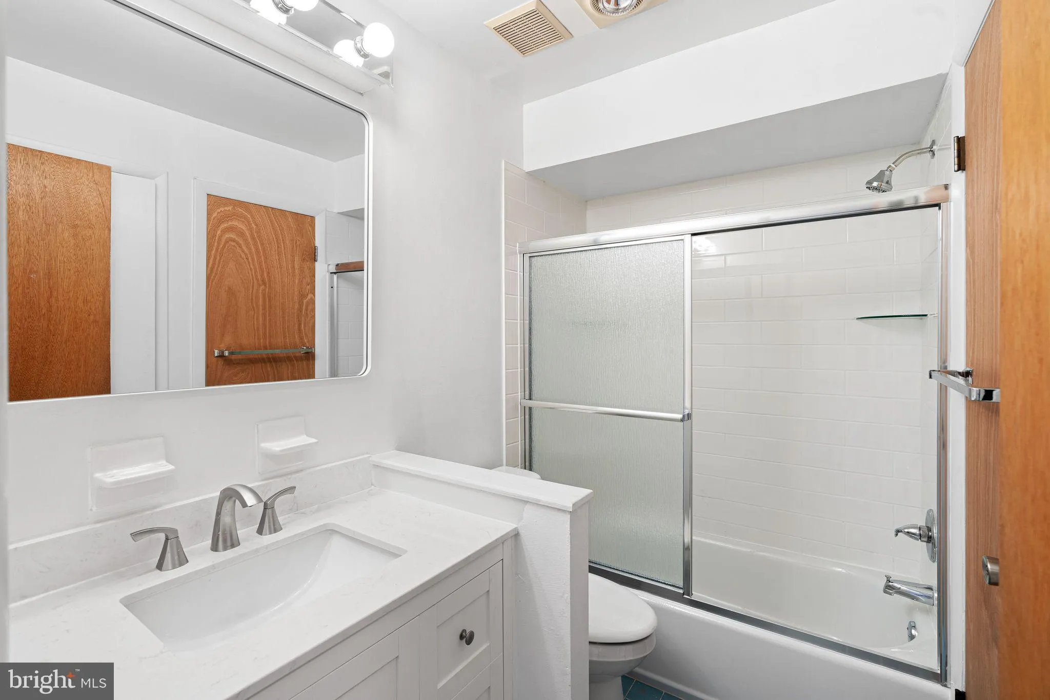 Philadelphia, Pennsylvania 19130, United States, 3 Bedrooms Bedrooms, ,3 BathroomsBathrooms,Residential,Active,202614