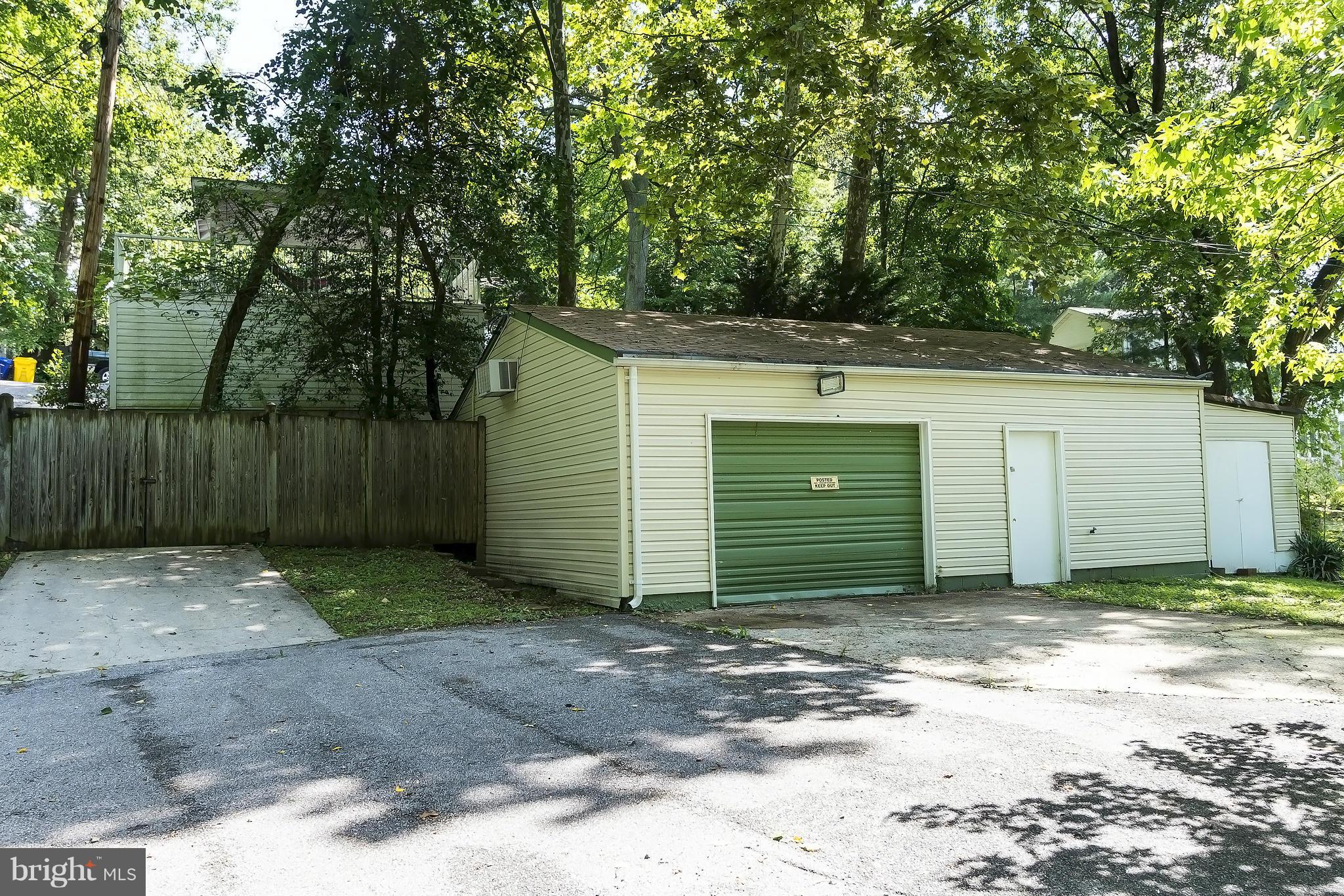 LEELAND WOODS - Residential