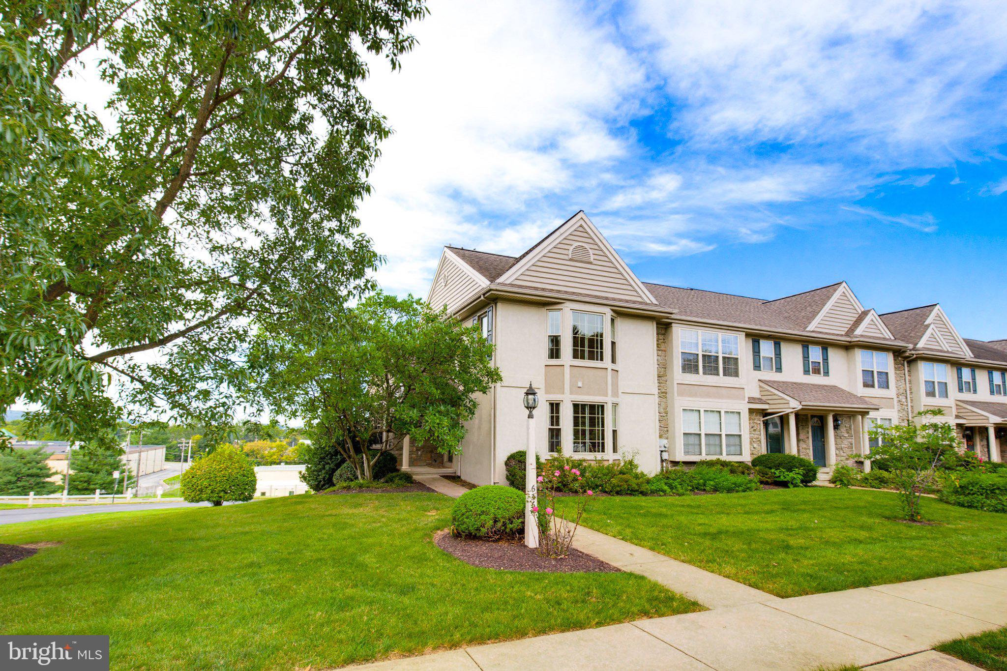636 ROYAL VIEW DRIVE