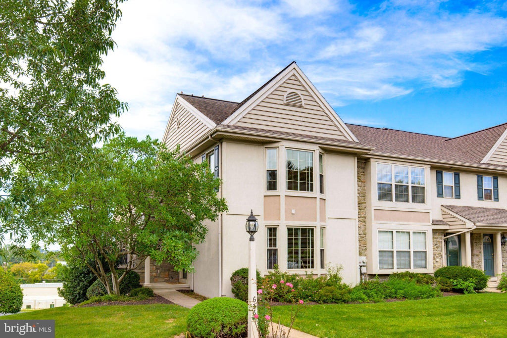 Photo of 636 Royal View Drive, LANCASTER, PA 17601 (MLS # PALA2095324)