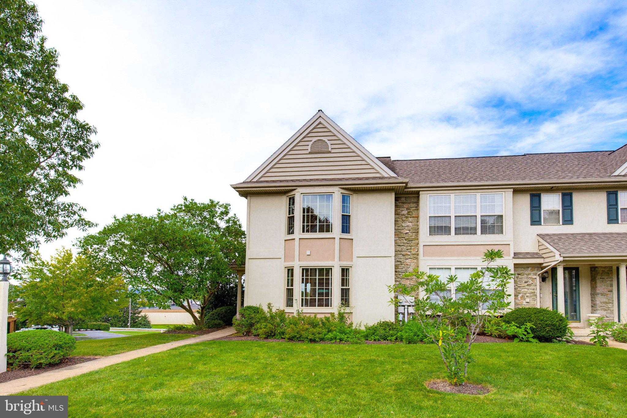 636 ROYAL VIEW DRIVE