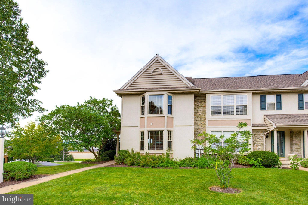 Photo of 636 Royal View Drive, LANCASTER, PA 17601 (MLS # PALA2095324)